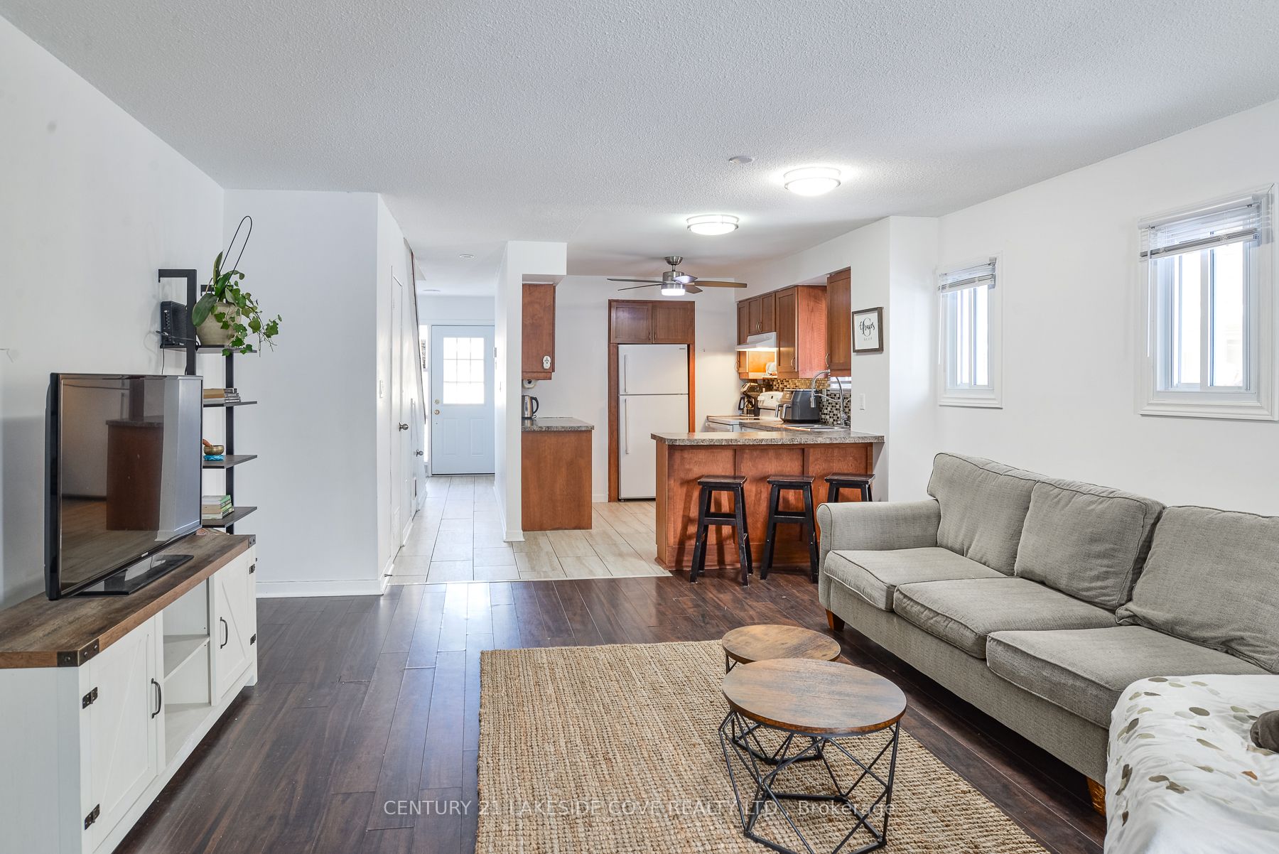 #unit 5 - 4 Paradise Boulevard Property Photo 7