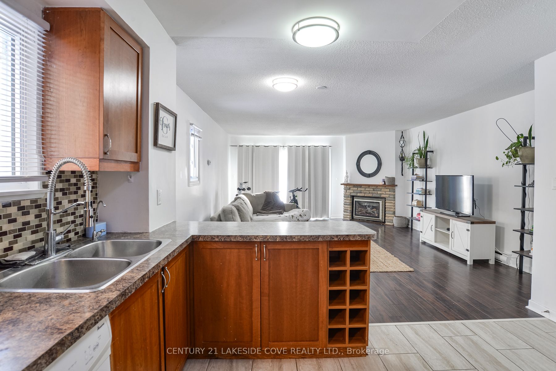 #unit 5 - 4 Paradise Boulevard Property Photo 8