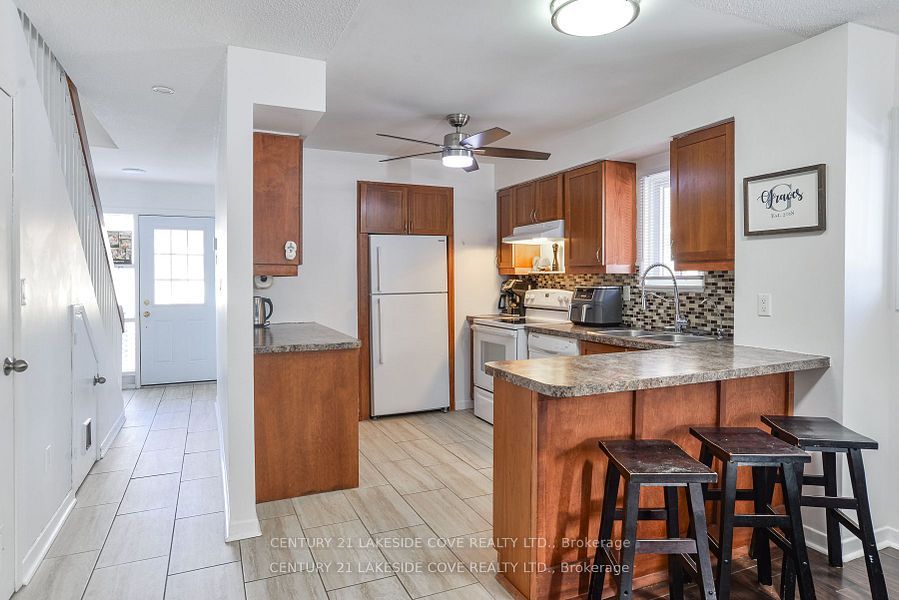 #unit 5 - 4 Paradise Boulevard Property Photo 9