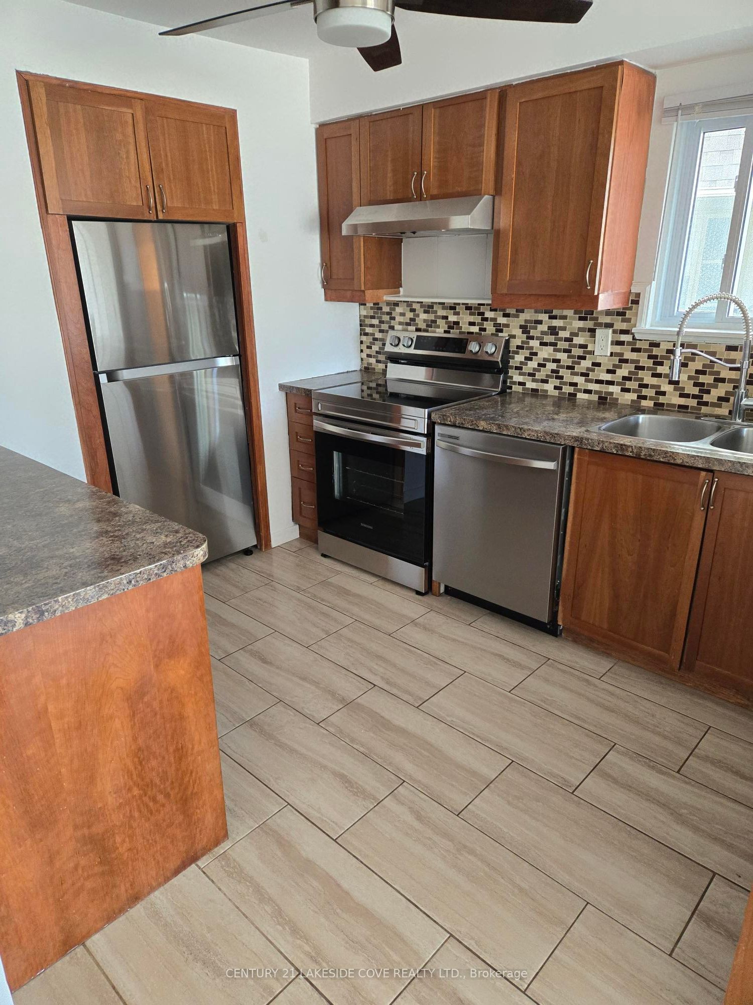 #unit 5 - 4 Paradise Boulevard Property Photo 10