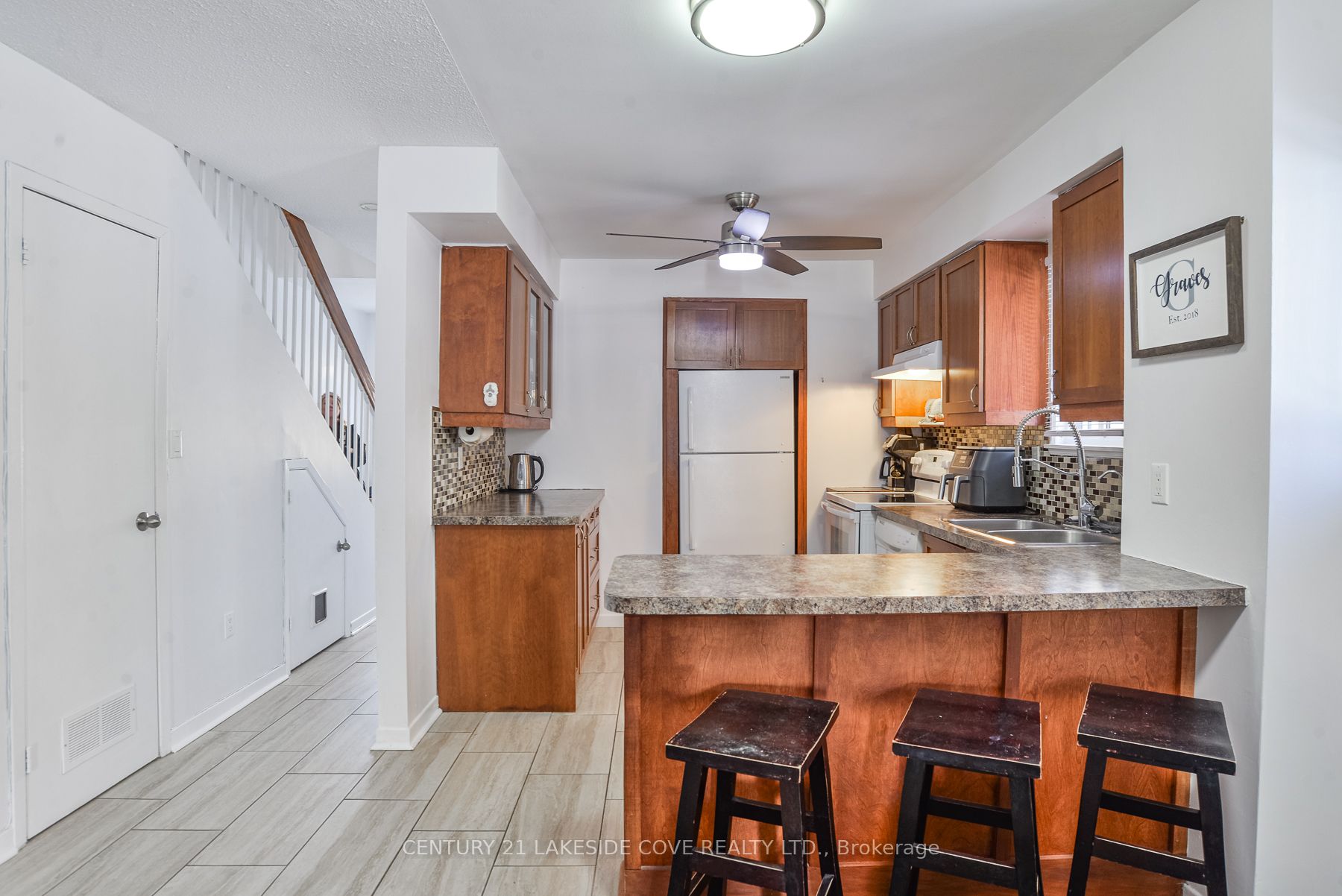 #unit 5 - 4 Paradise Boulevard Property Photo 11