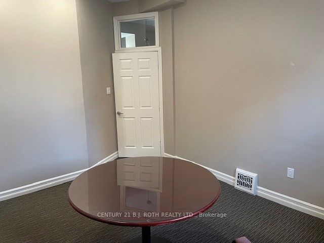 #b - 134 Collier Street Property Photo 5