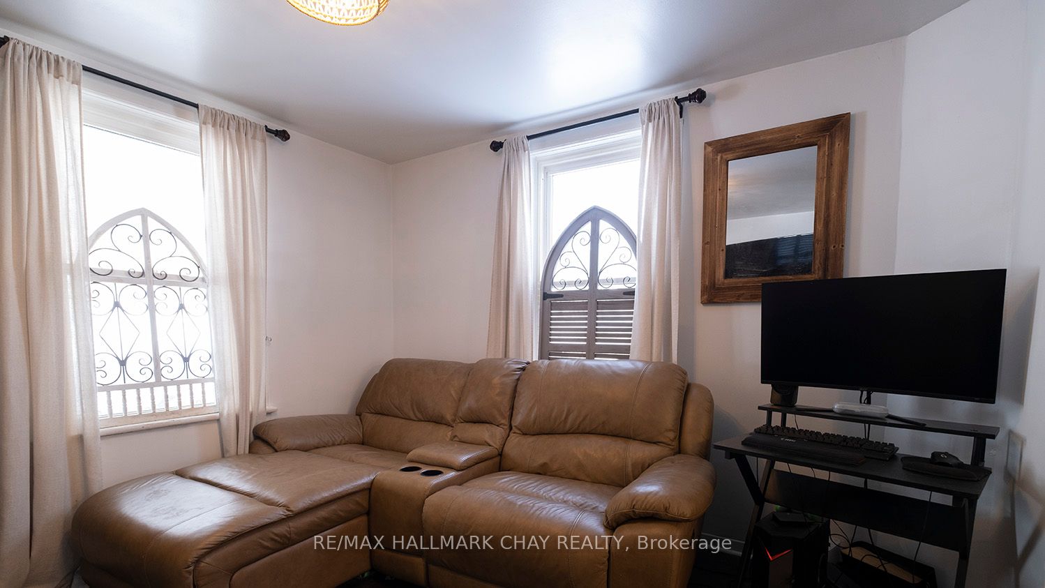 335 Russell Street Property Photo 6