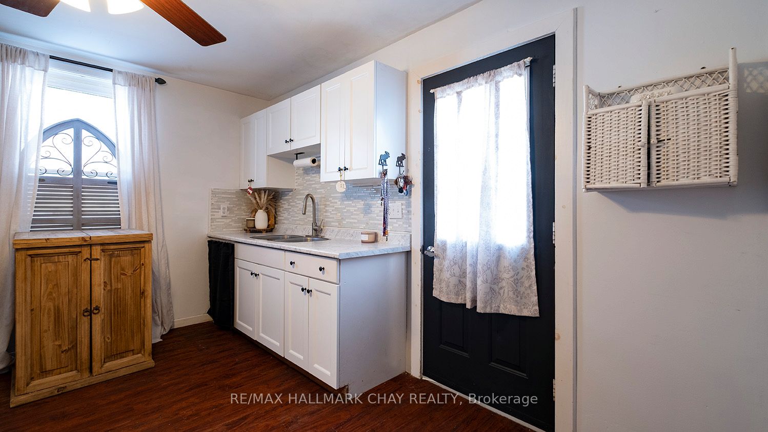 335 Russell Street Property Photo 9