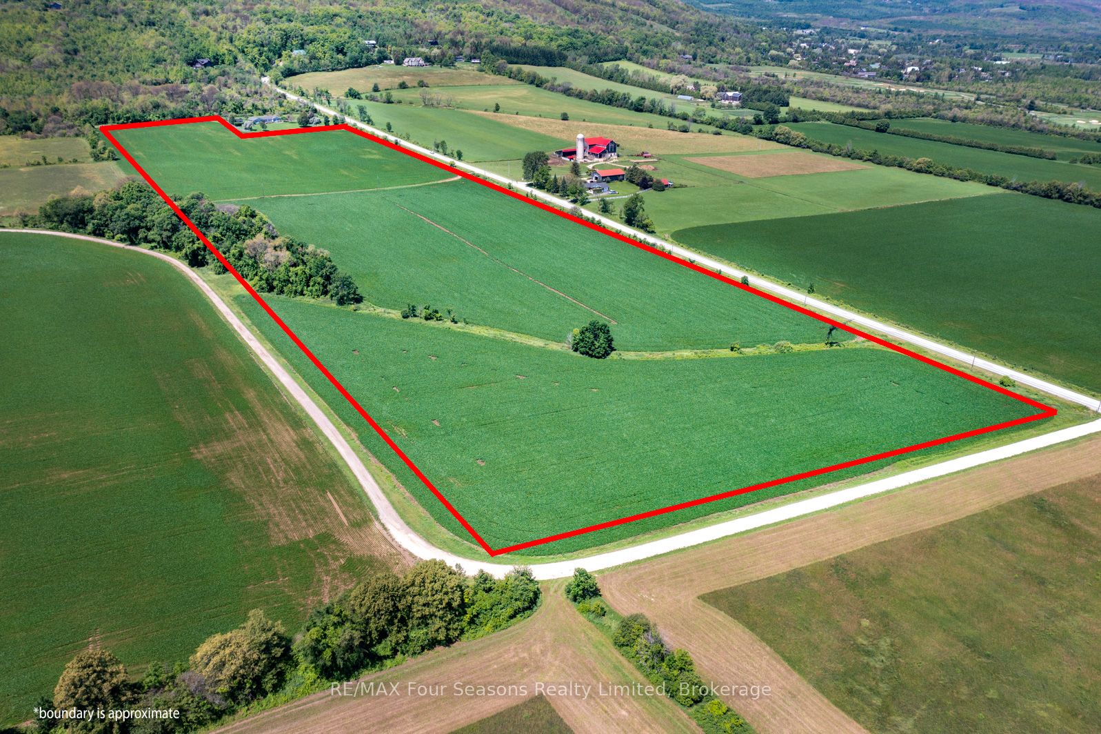 8483 36/37 Nottawasaga Sideroad Property Photo 2