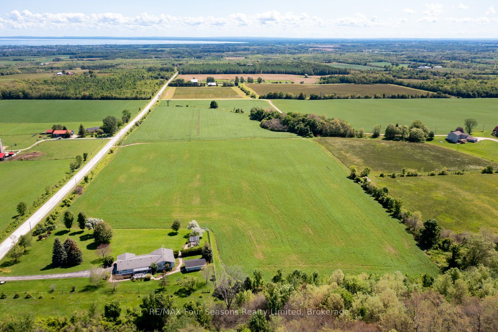 8483 36/37 Nottawasaga Sideroad Property Photo 6