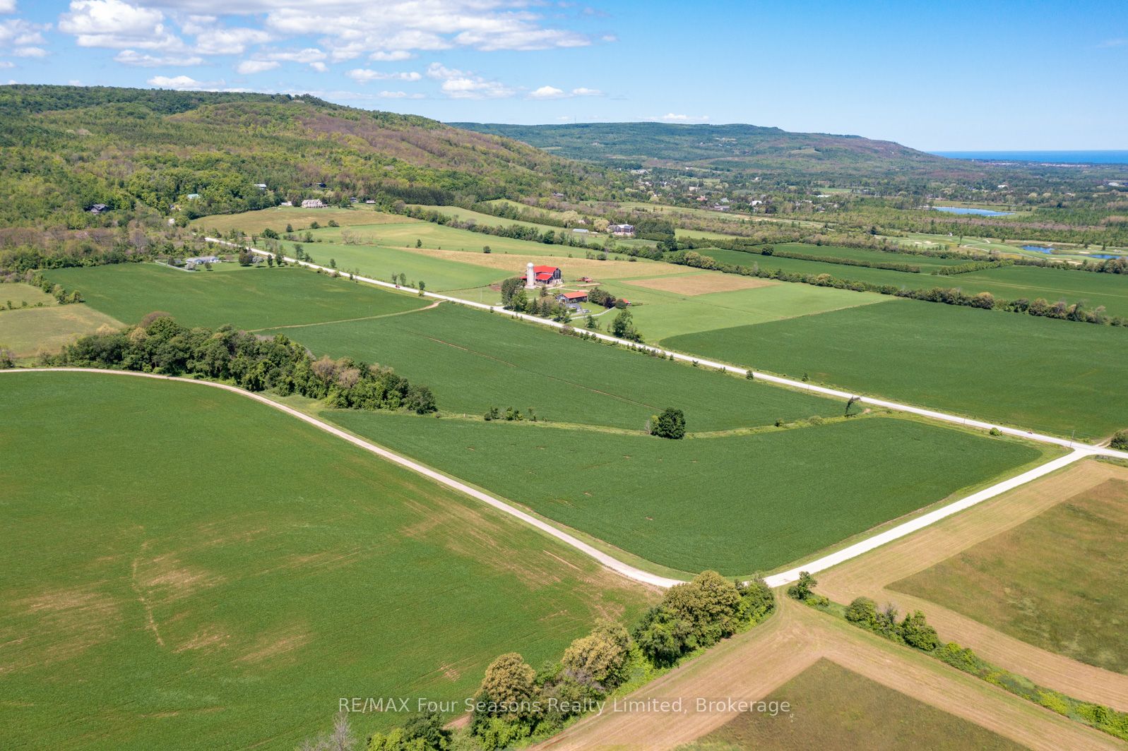 8483 36/37 Nottawasaga Sideroad Property Photo 7