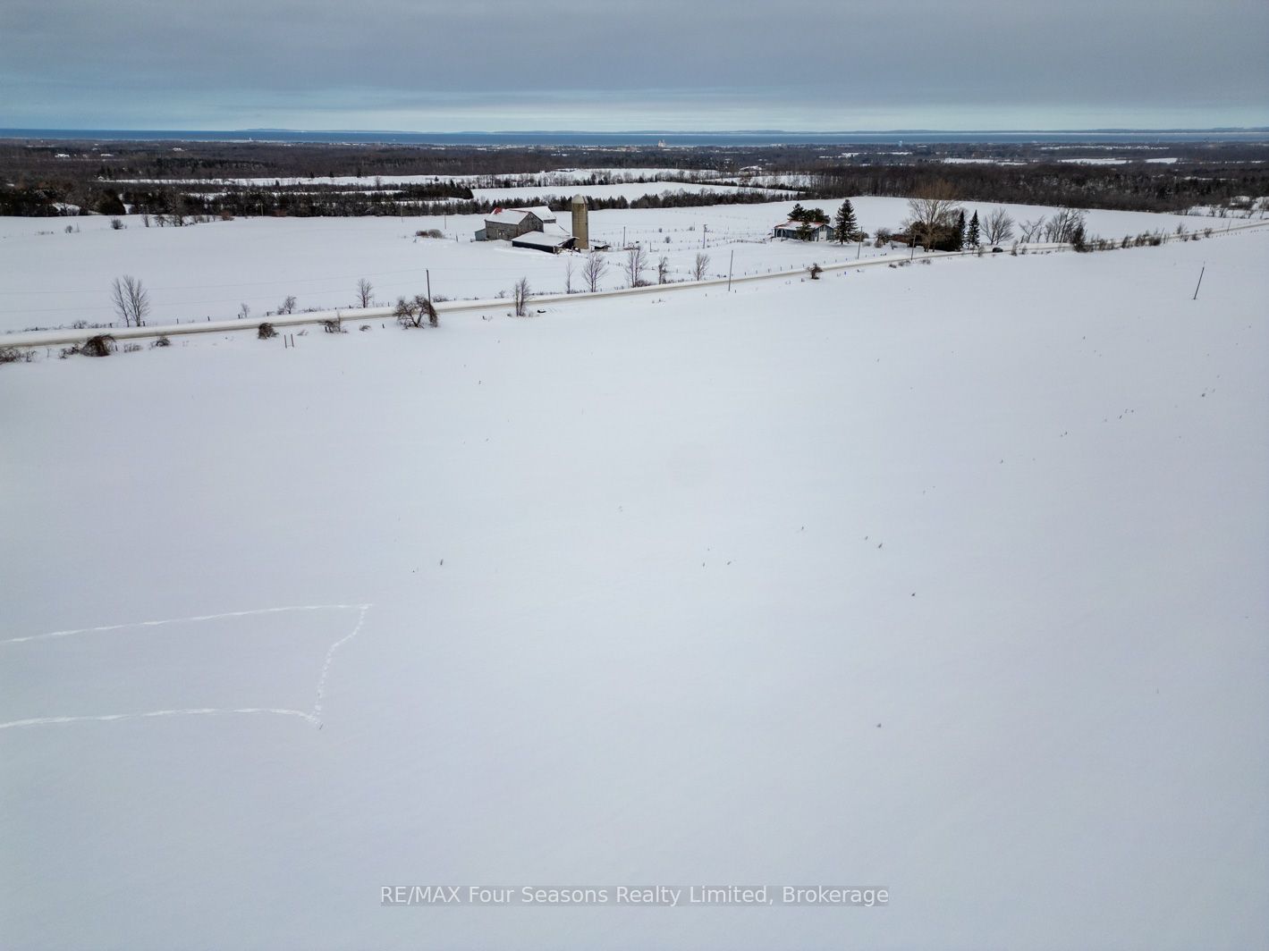 8483 36/37 Nottawasaga Sideroad Property Photo 22