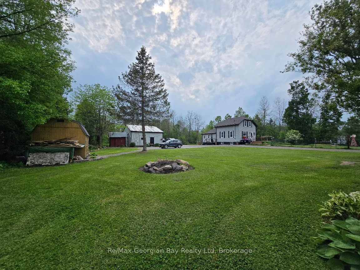 2066 Irish Line Property Photo 2