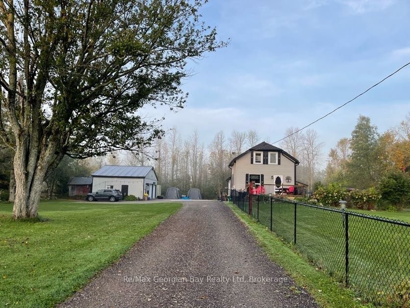 2066 Irish Line Property Photo 3
