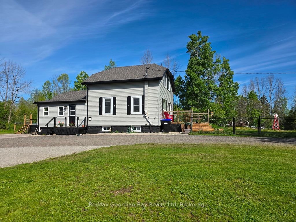 2066 Irish Line Property Photo 3