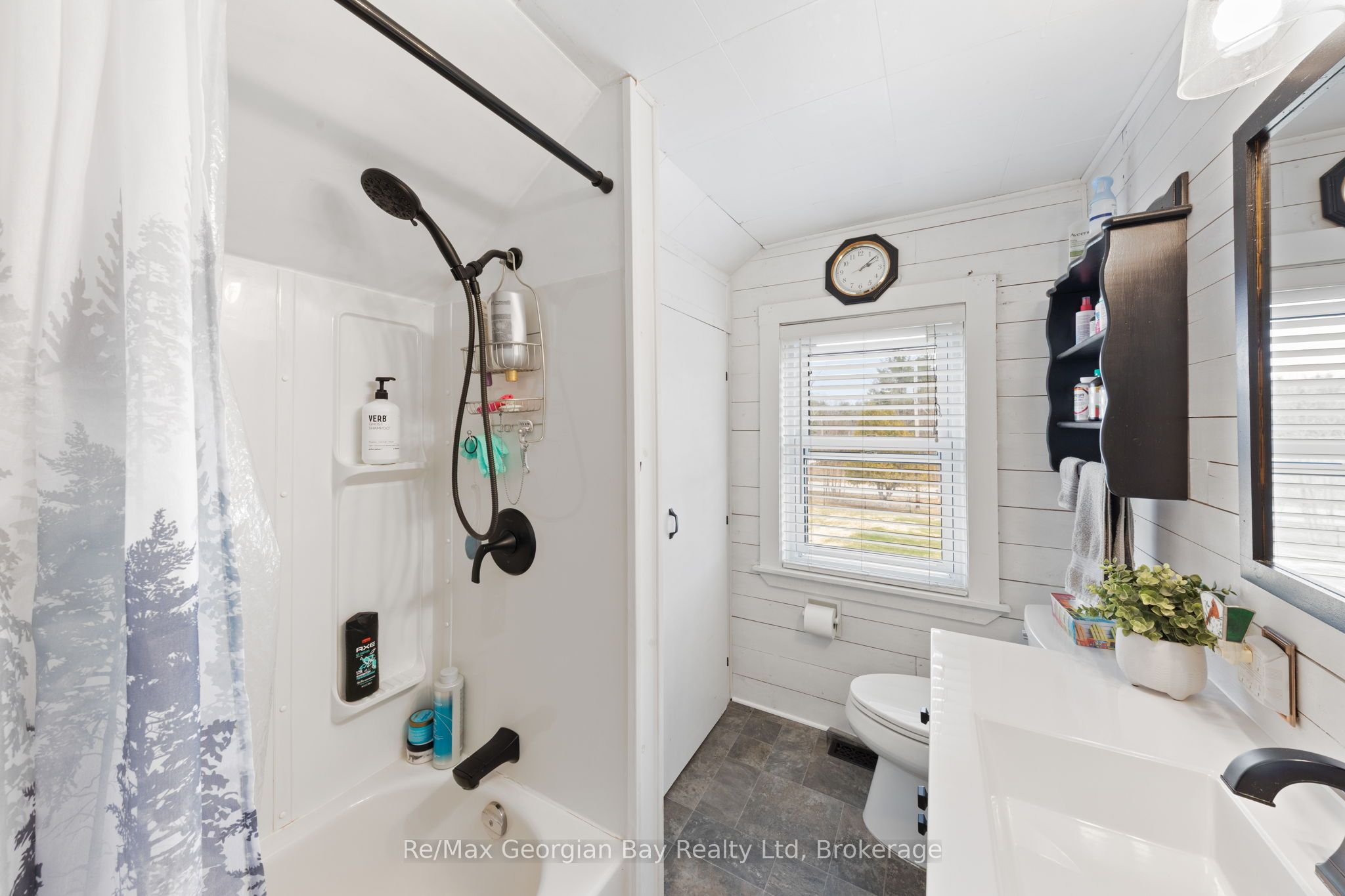 2066 Irish Line Property Photo 27