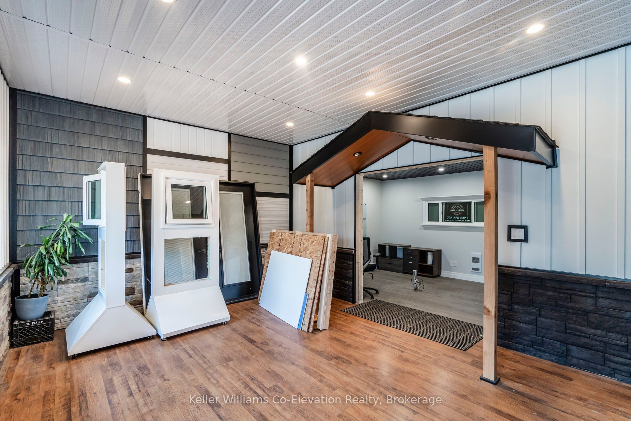 169 Elizabeth Street Property Photo 23