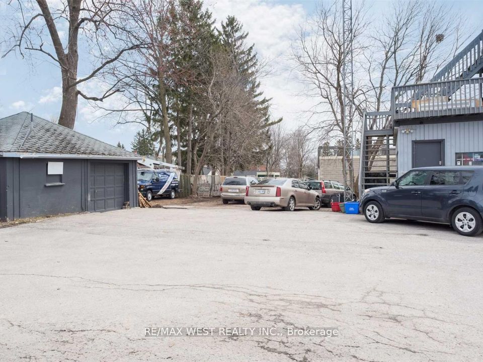169 Bayfield Street Property Photo 7
