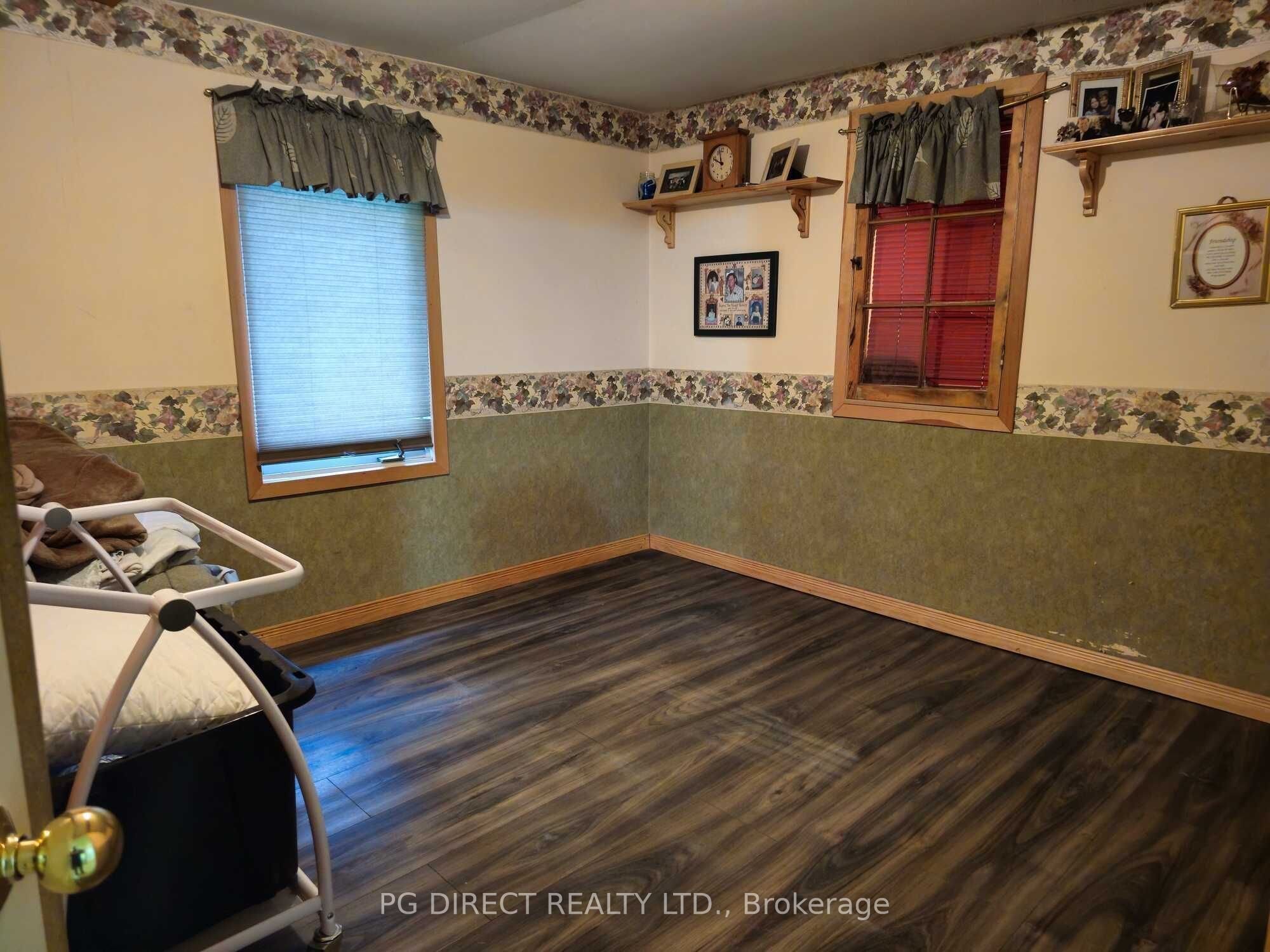 10 Simcoe Road Property Photo 8