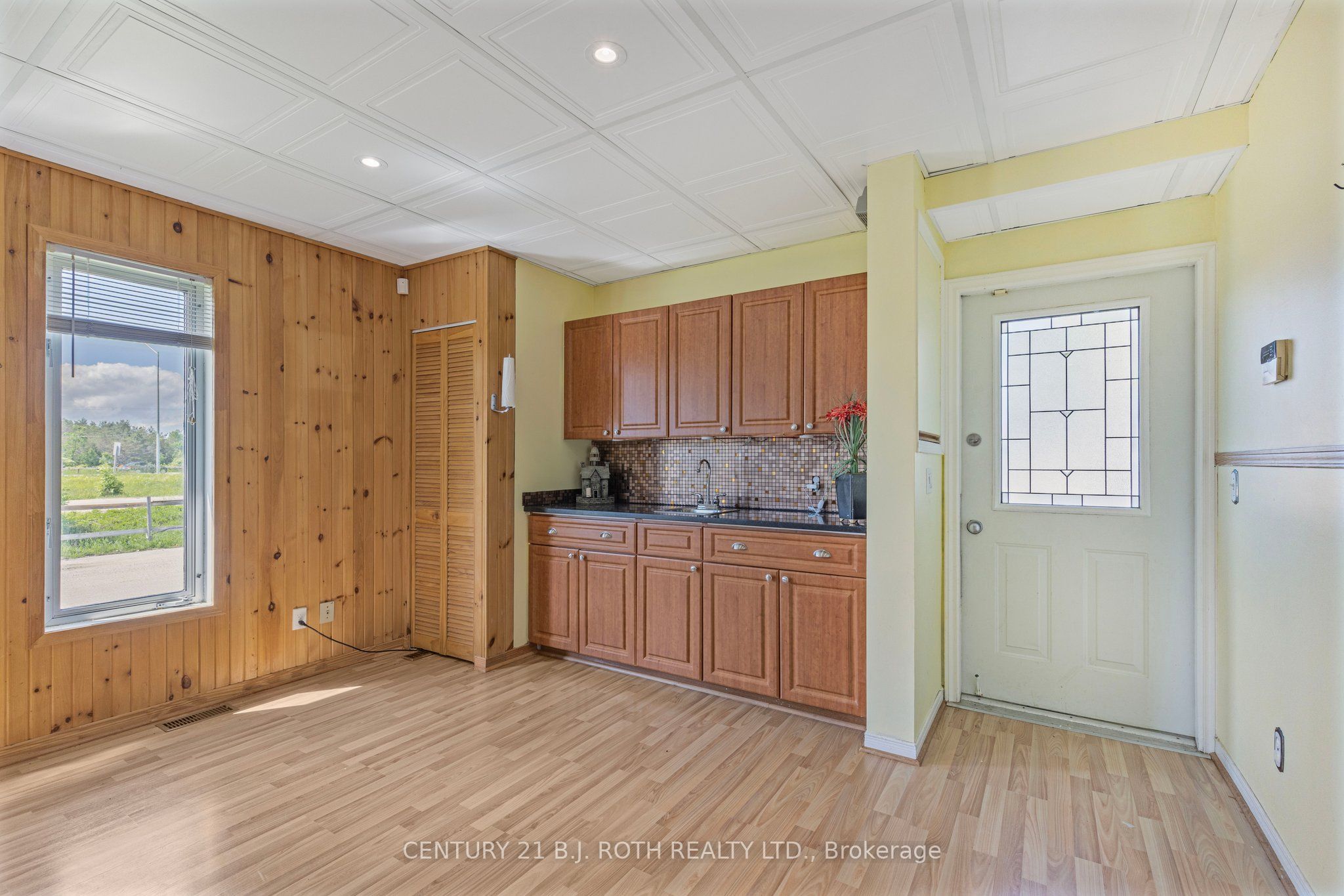 4201 Huronia Road Property Photo 10
