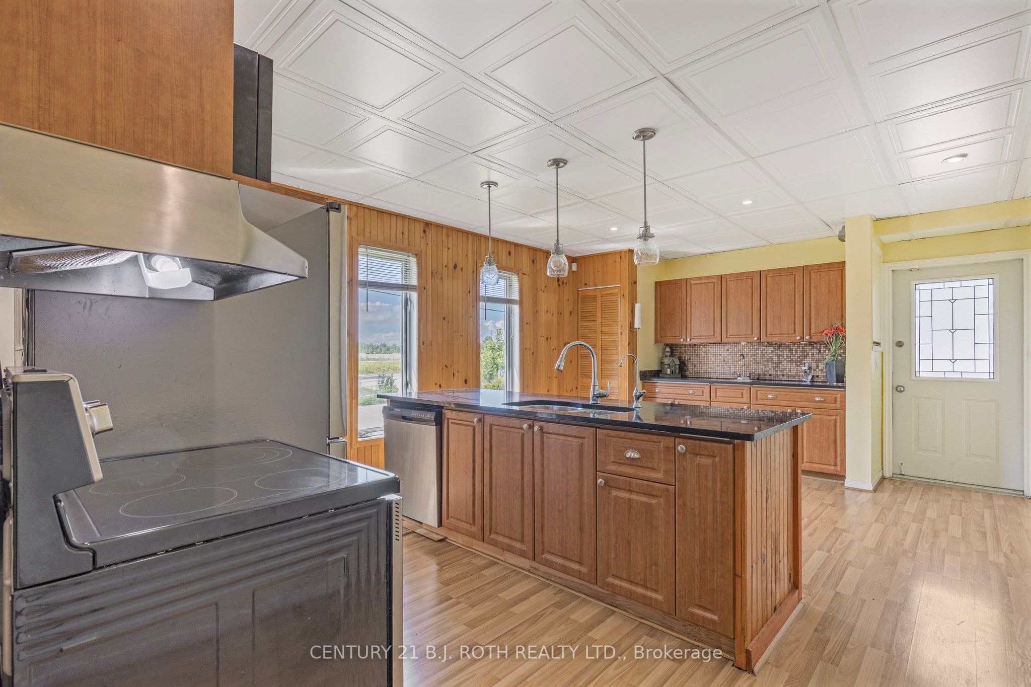 4201 Huronia Road Property Photo 11