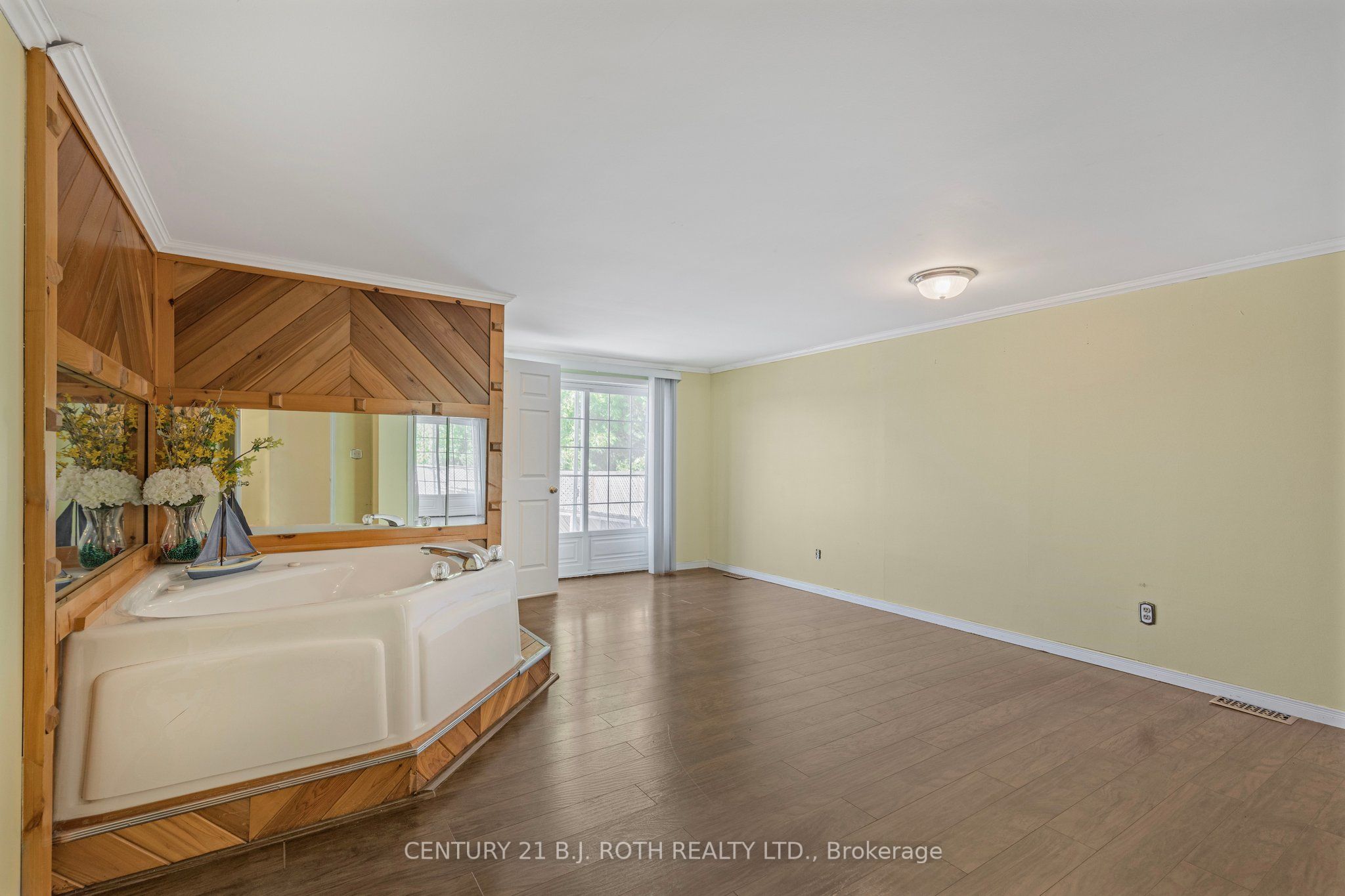 4201 Huronia Road Property Photo 15