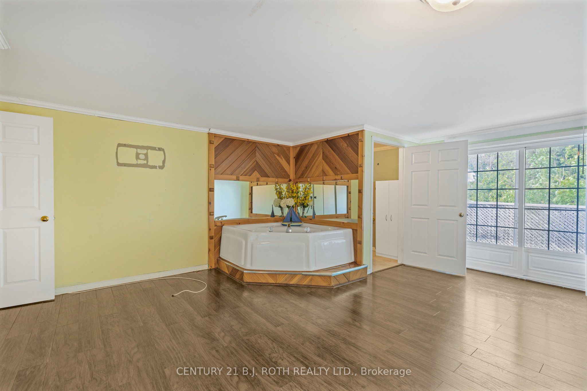 4201 Huronia Road Property Photo 16