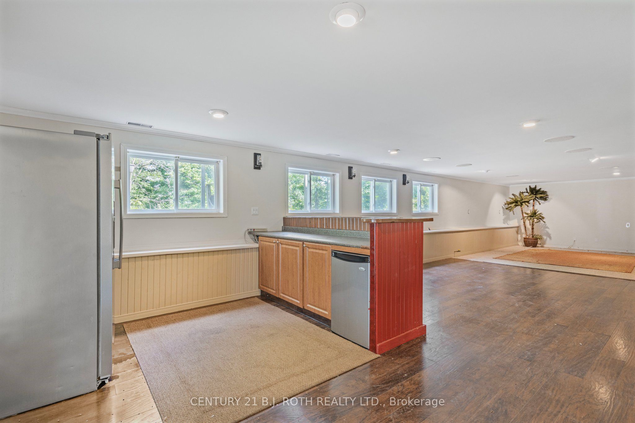 4201 Huronia Road Property Photo 22