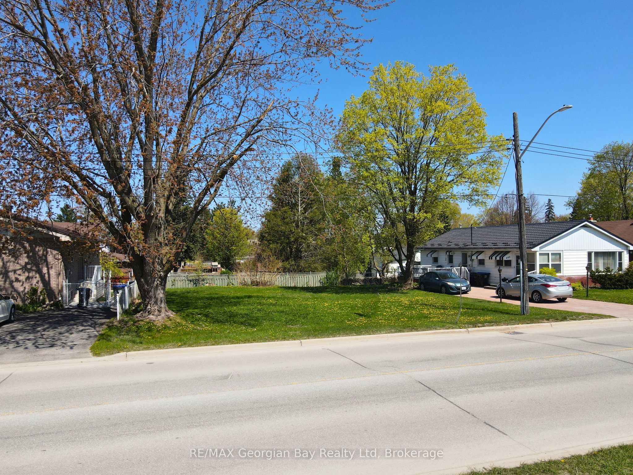 450 Robert Street Property Photo 2