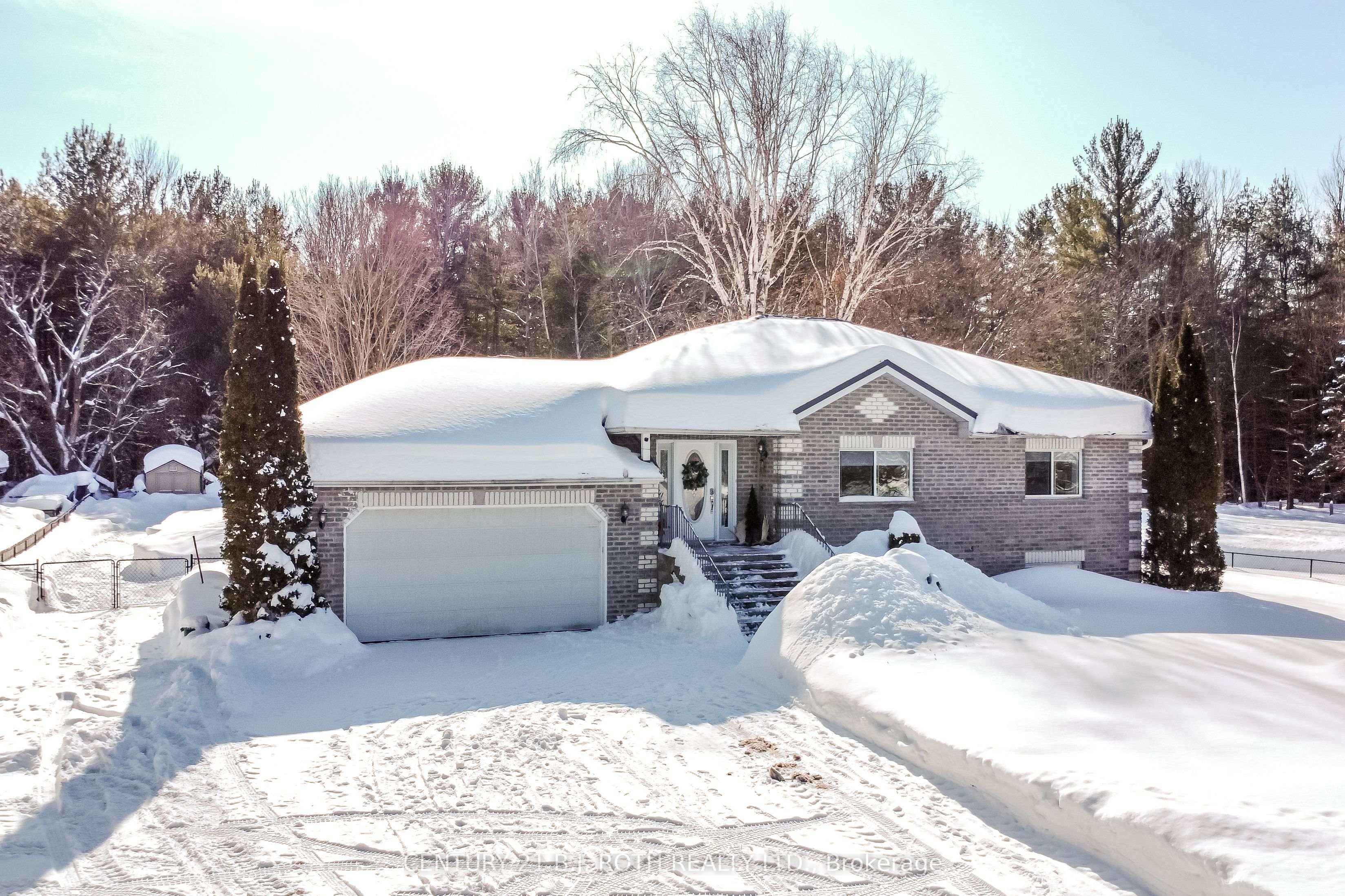 6083 Vasey Rd Property Photo