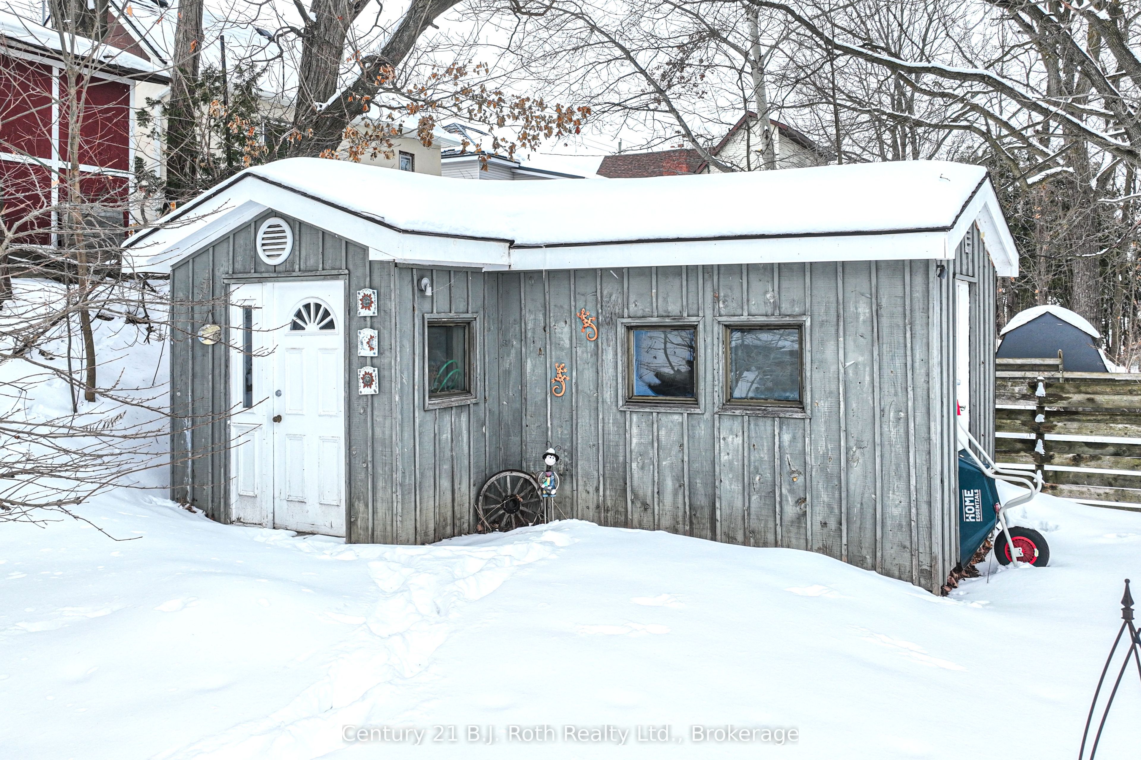 694 Quebec Street Property Photo 4