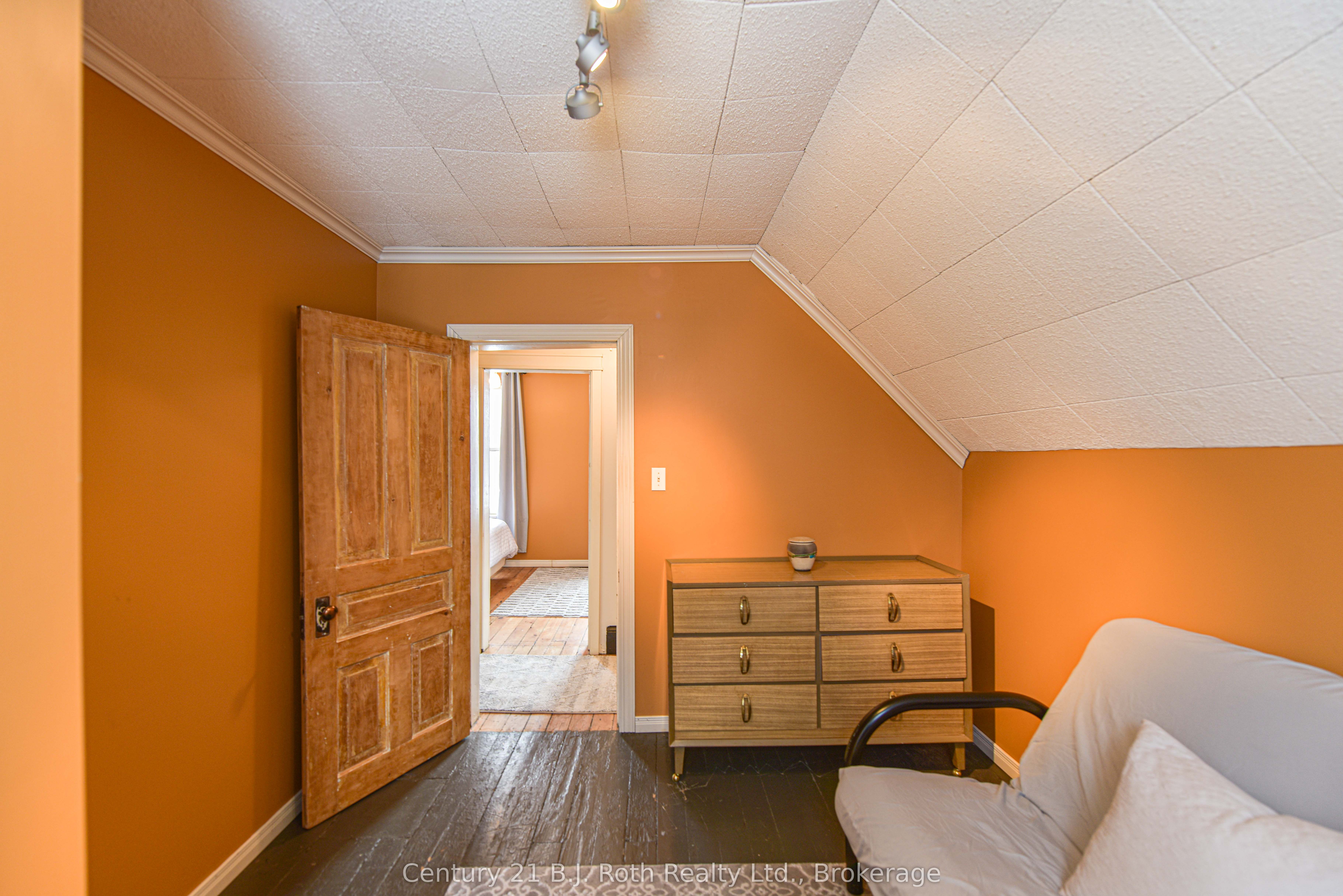 694 Quebec Street Property Photo 28
