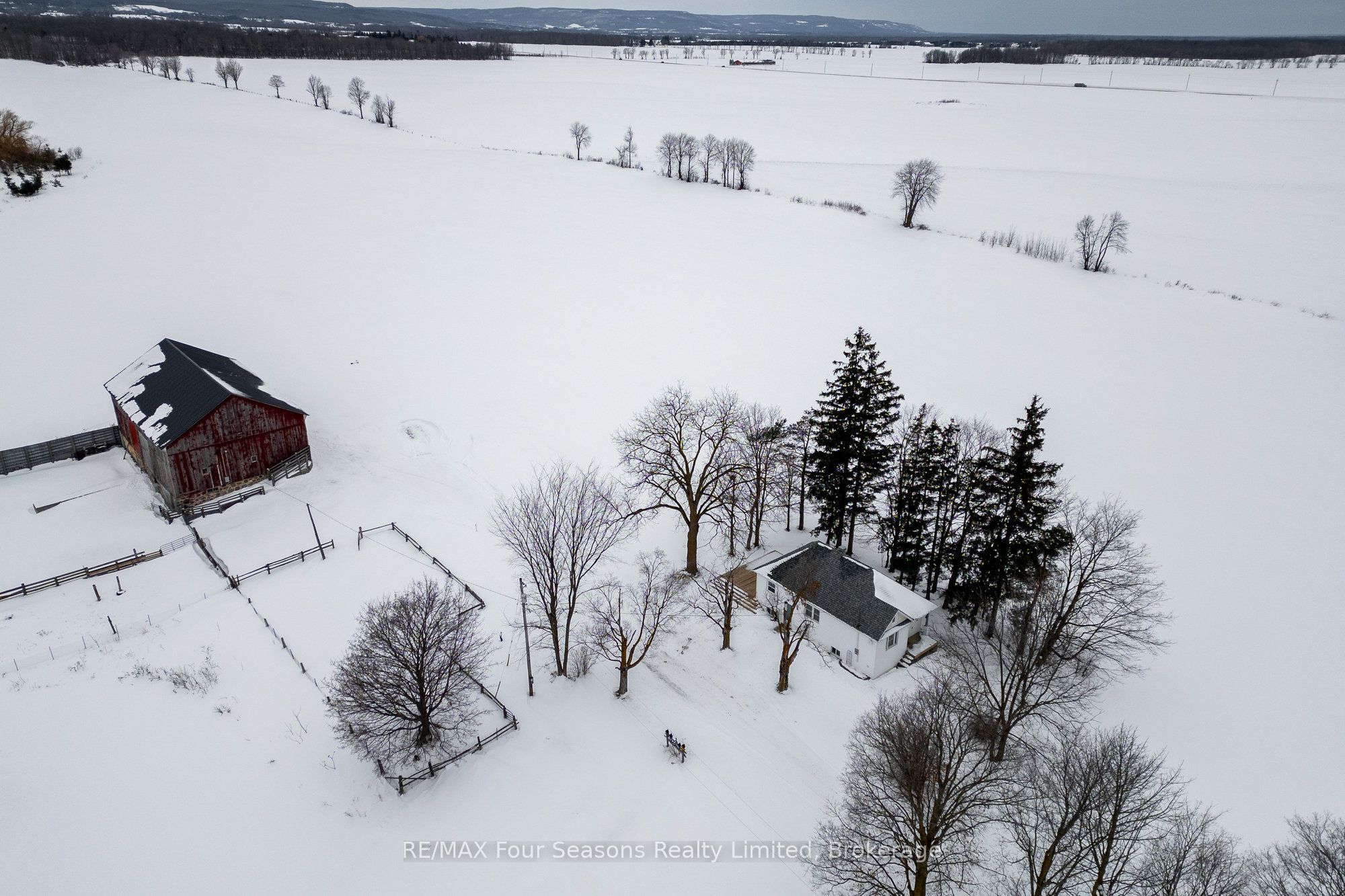 1154 Fairgrounds Road Property Photo 39