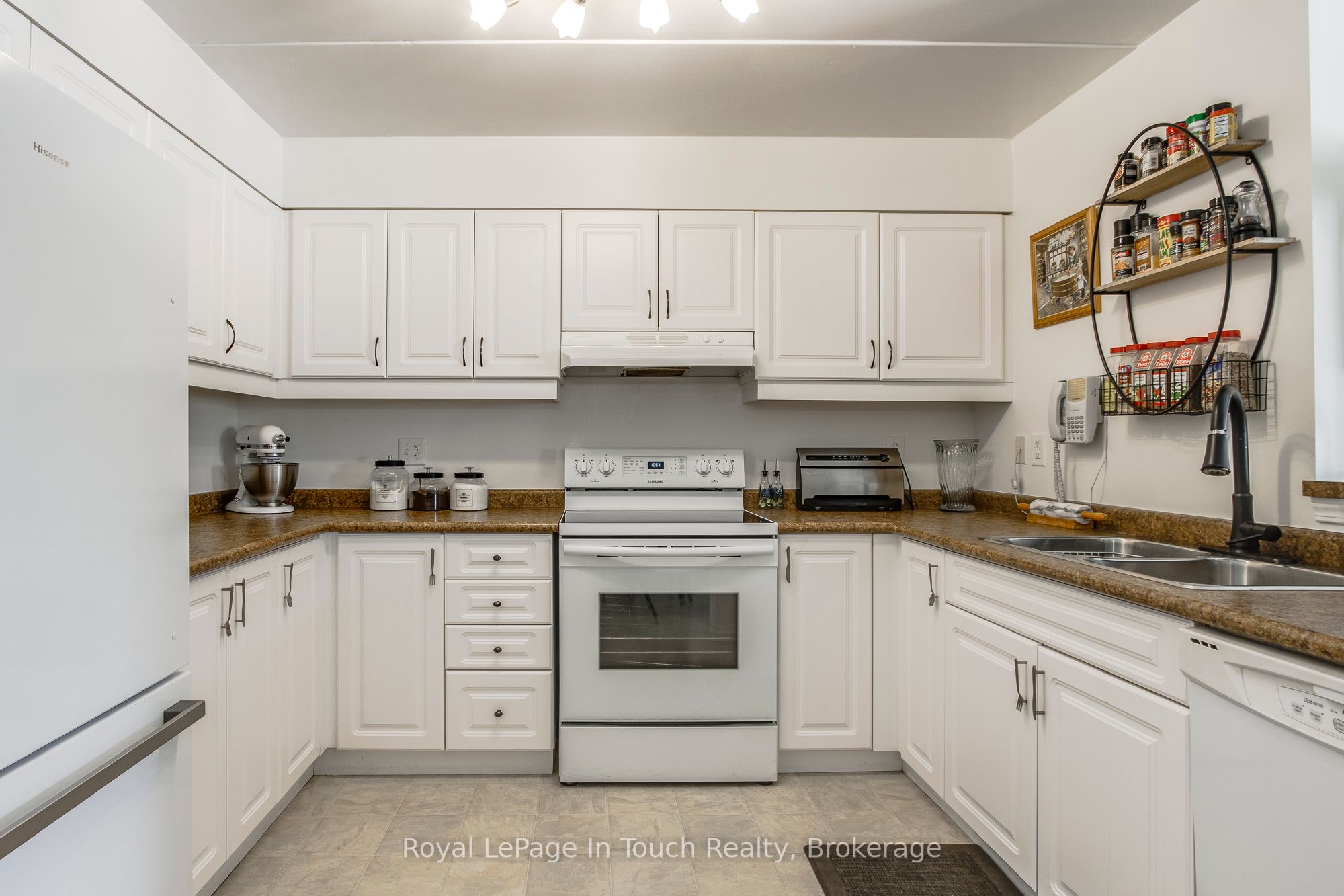 #315 - 333 Lafontaine Road Property Photo 5