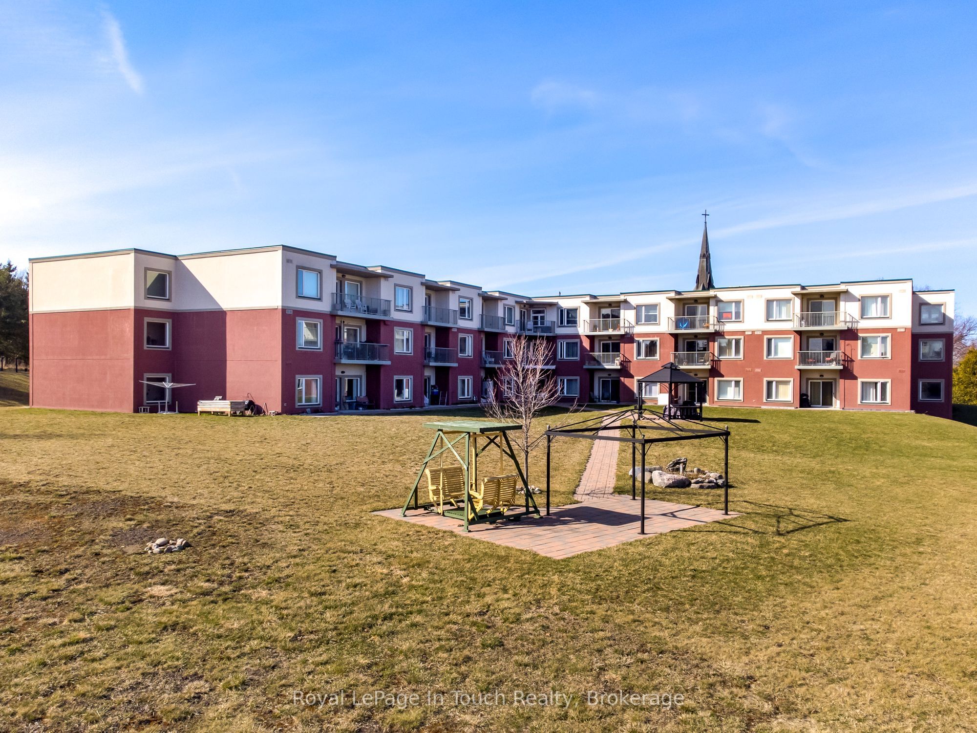 #315 - 333 Lafontaine Road Property Photo 33