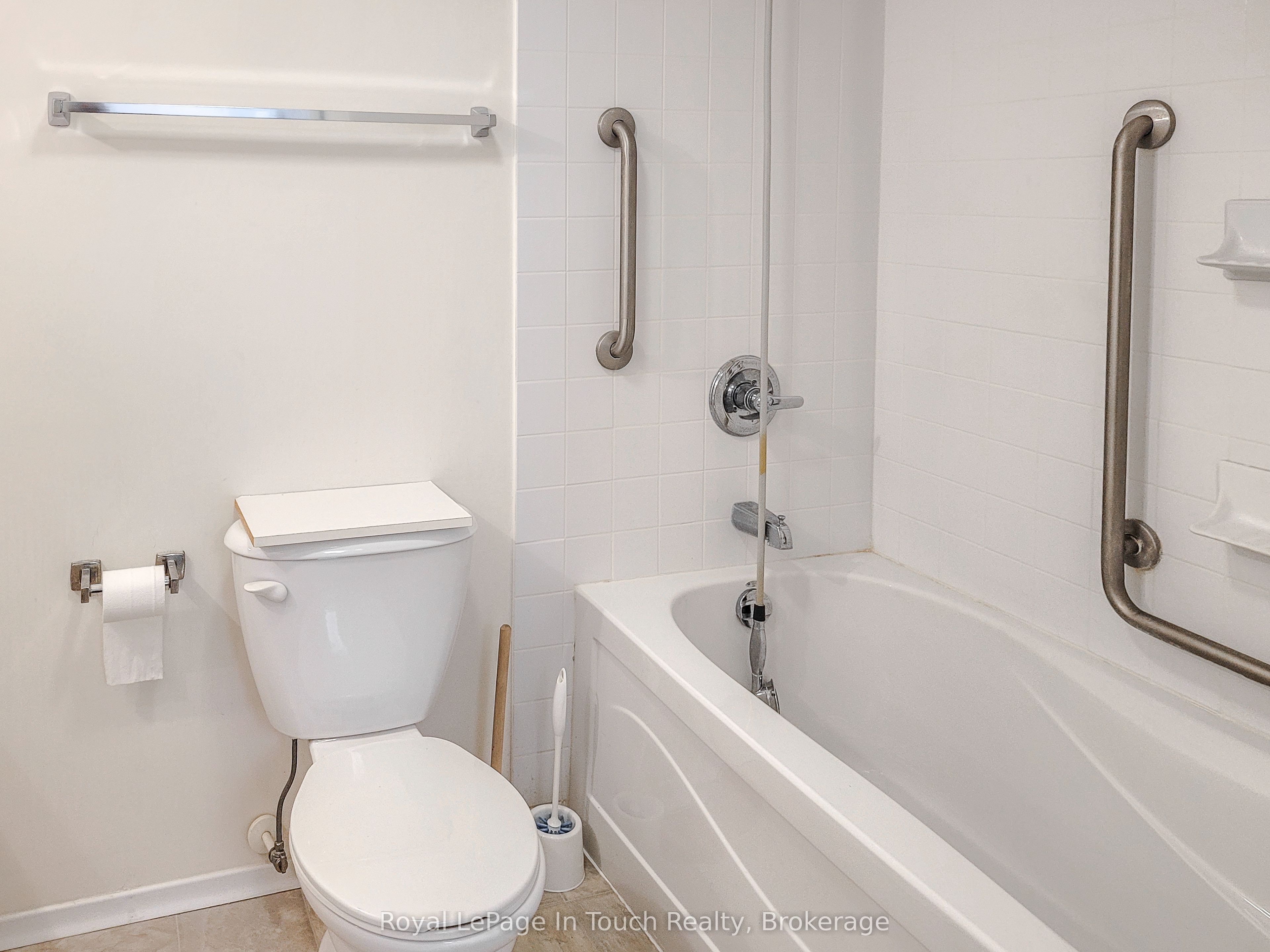 #102 - 333 Lafontaine Road Property Photo 14