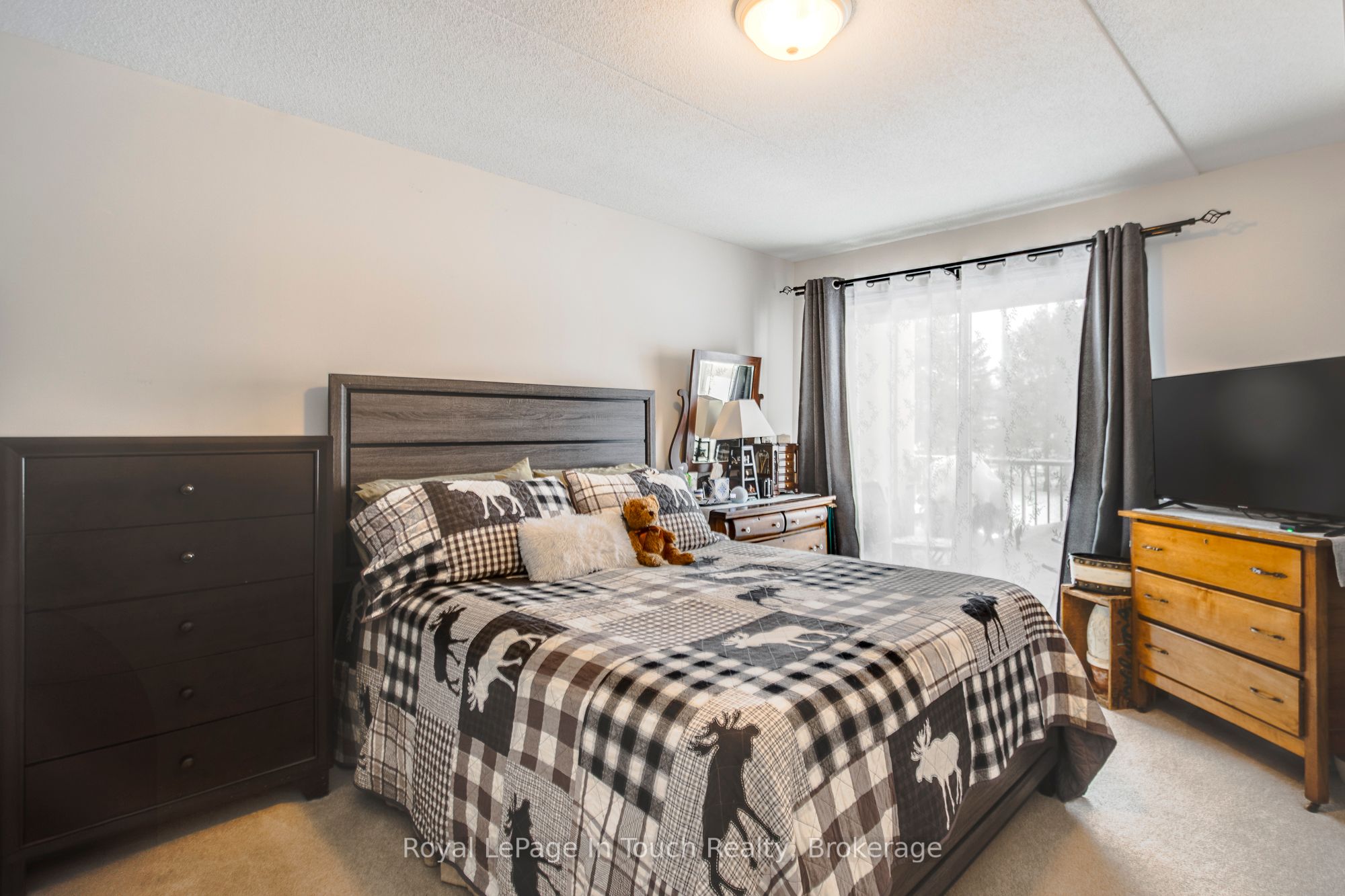 #310 - 333 Lafontaine Road Property Photo 9