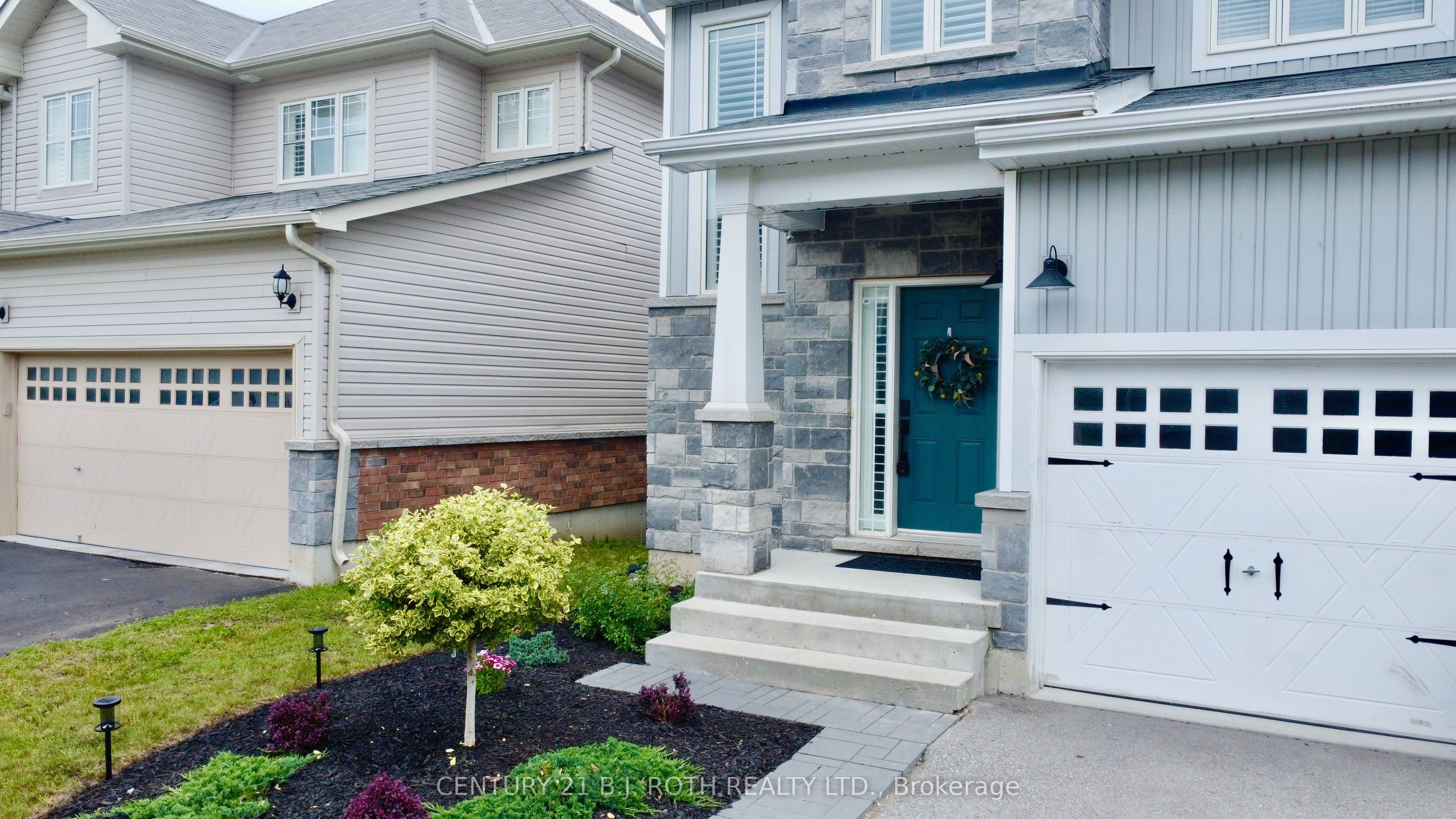 3089 Emperor Drive Property Photo 2
