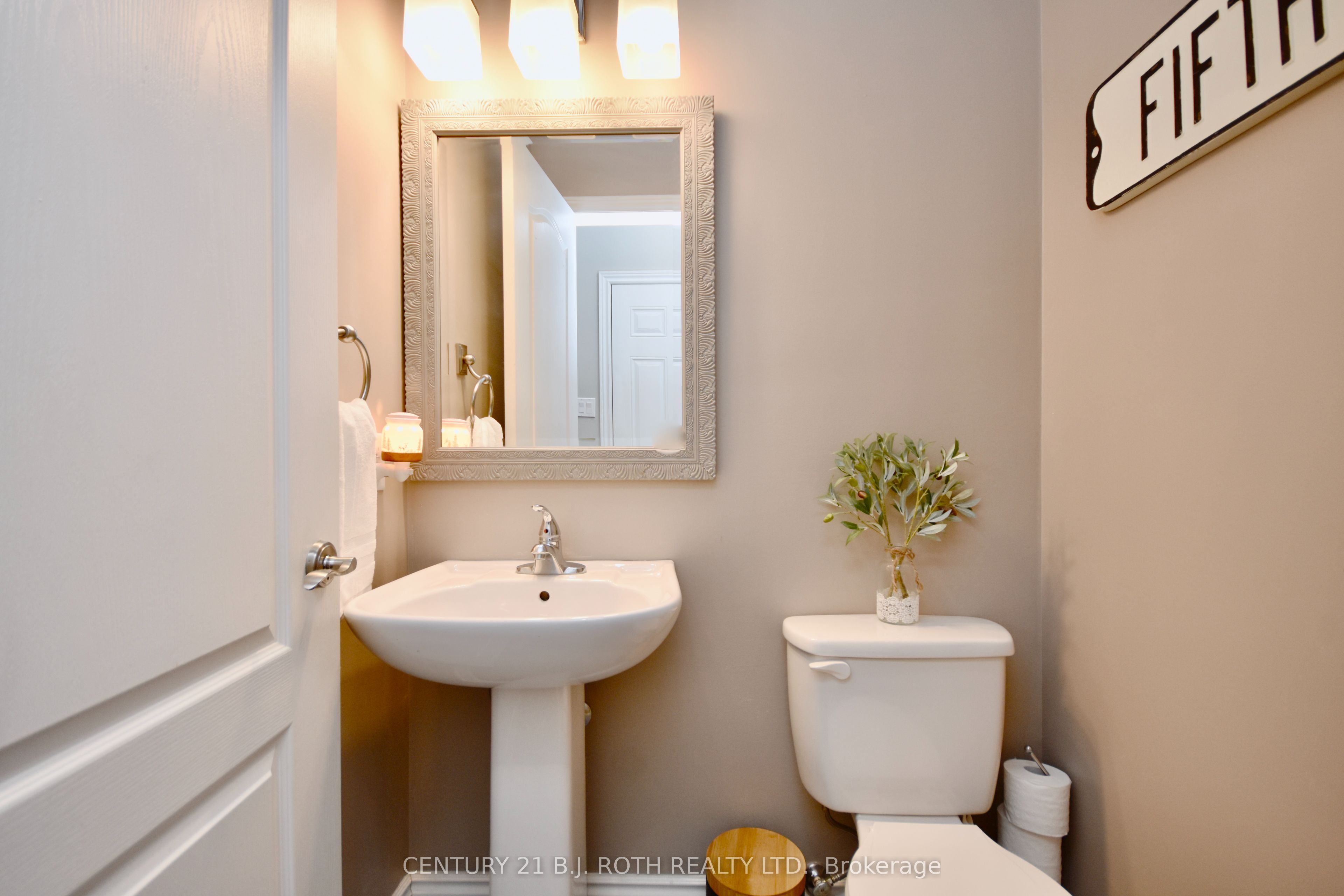 3089 Emperor Drive Property Photo 9