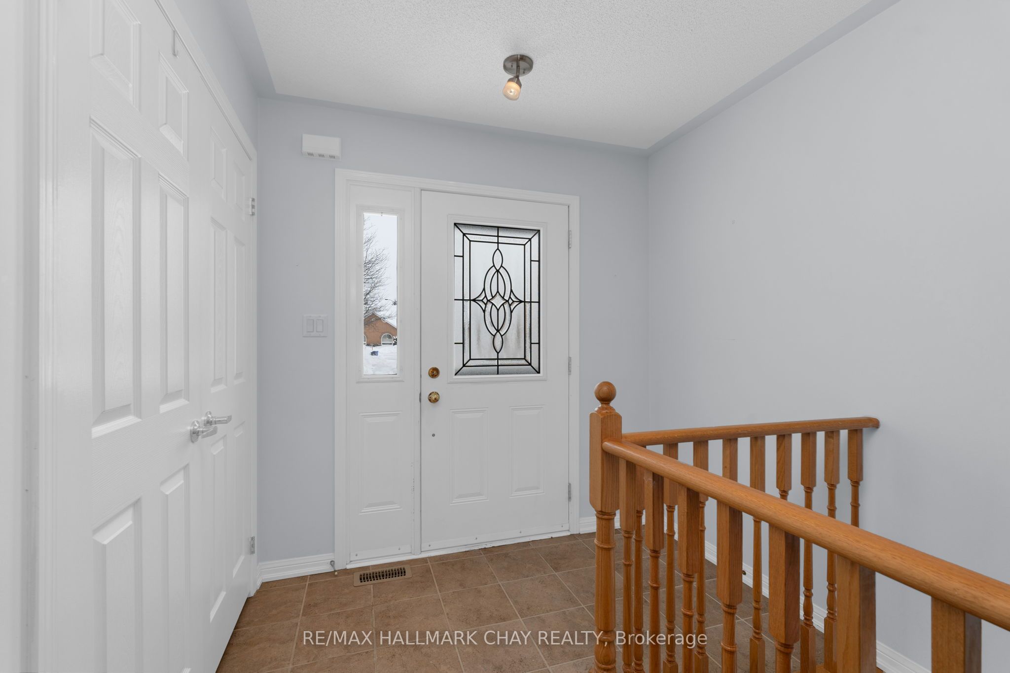 #5 - 318 Little Avenue Property Photo 3