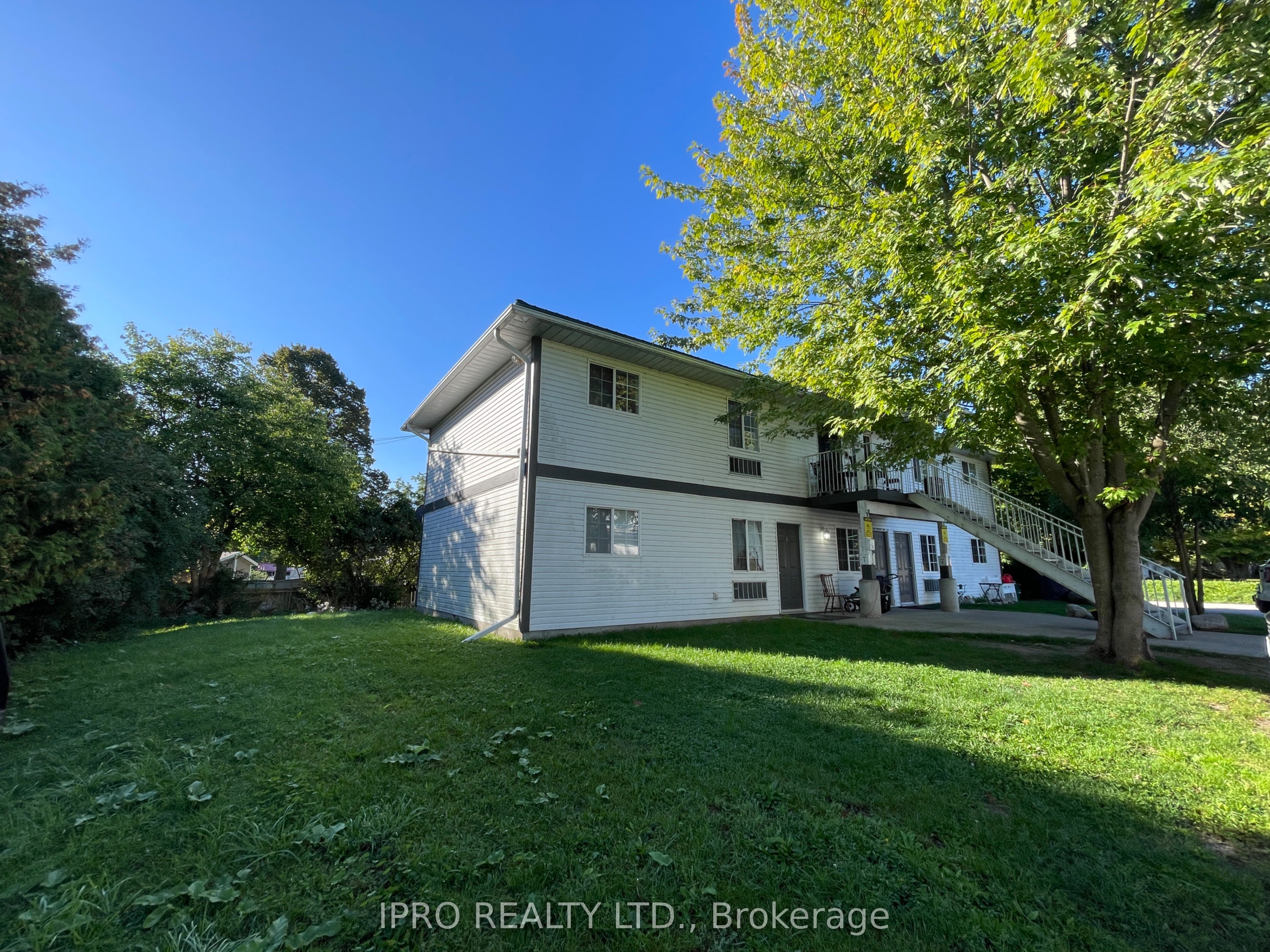 380 Bayview Parkway Property Photo 3