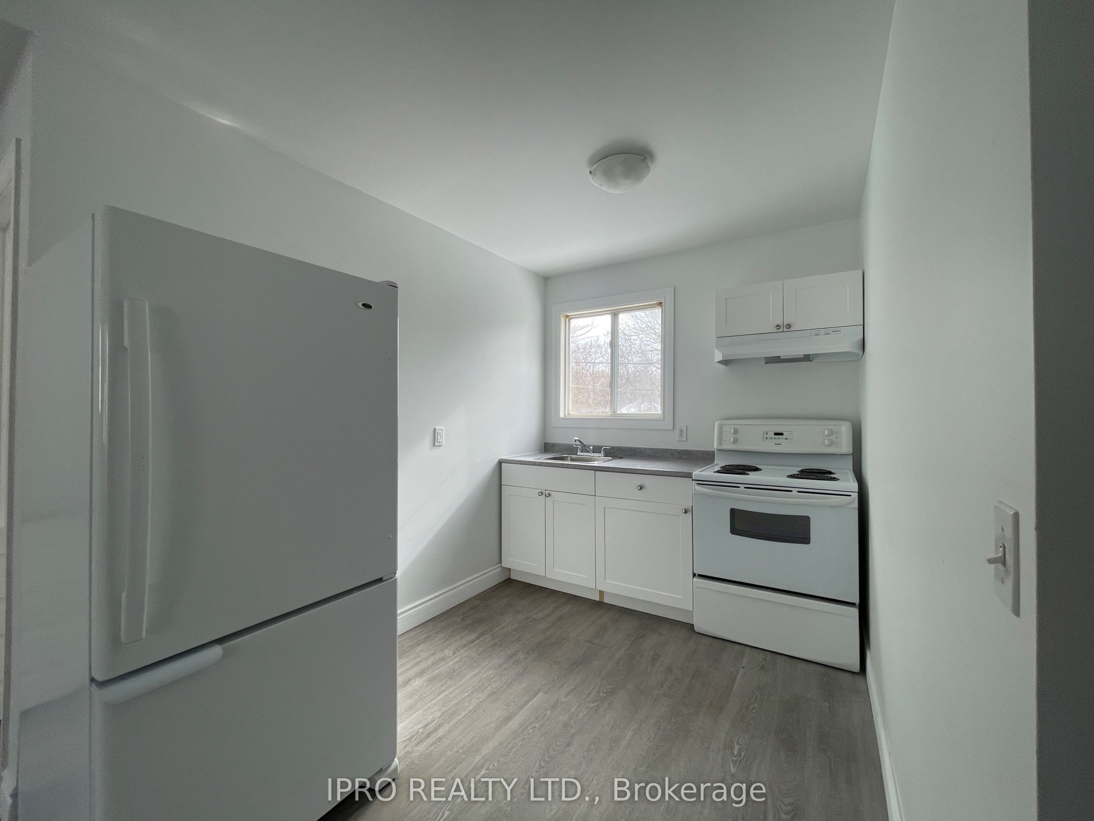 380 Bayview Parkway Property Photo 6