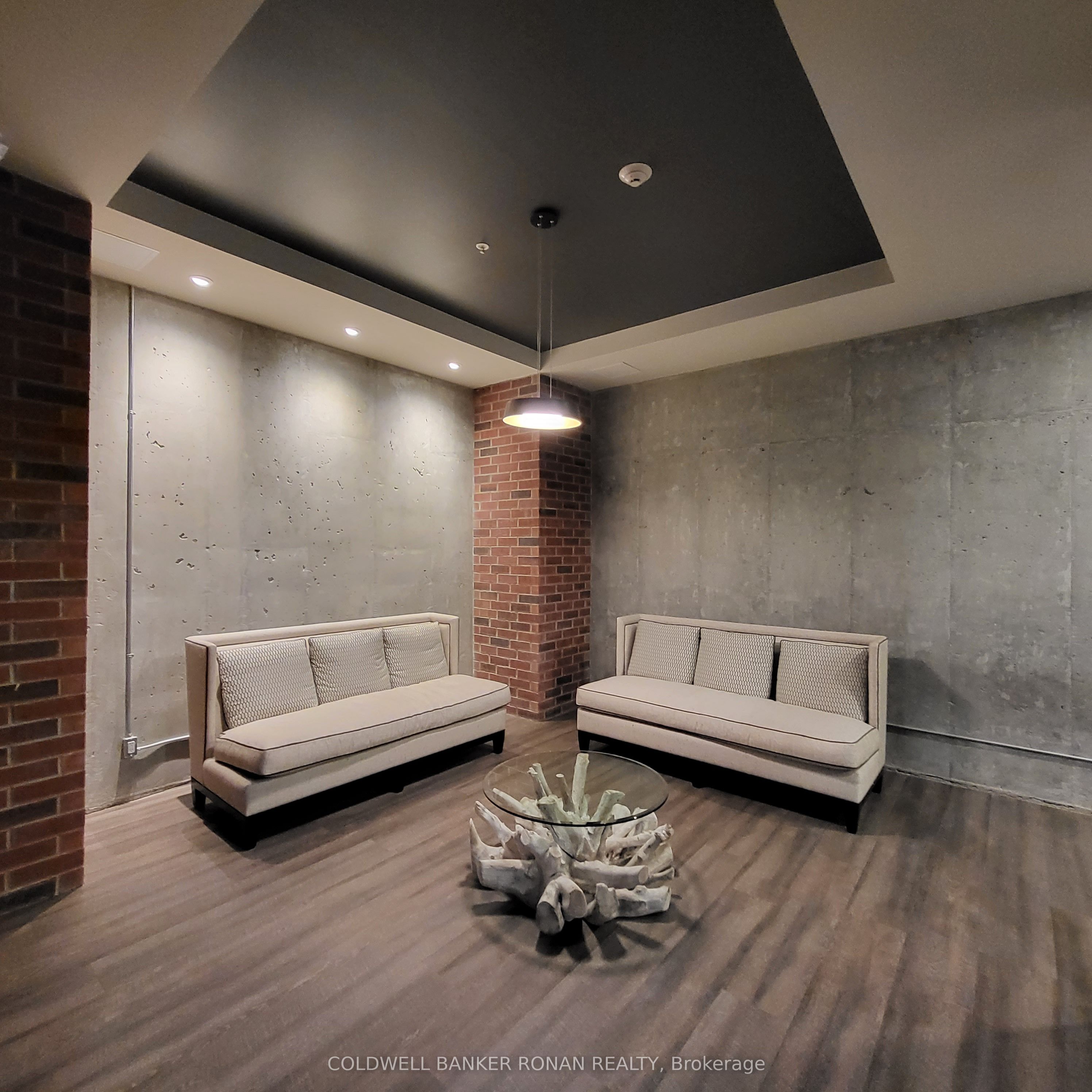 #208 - 21 Matchedash Street Property Photo 3