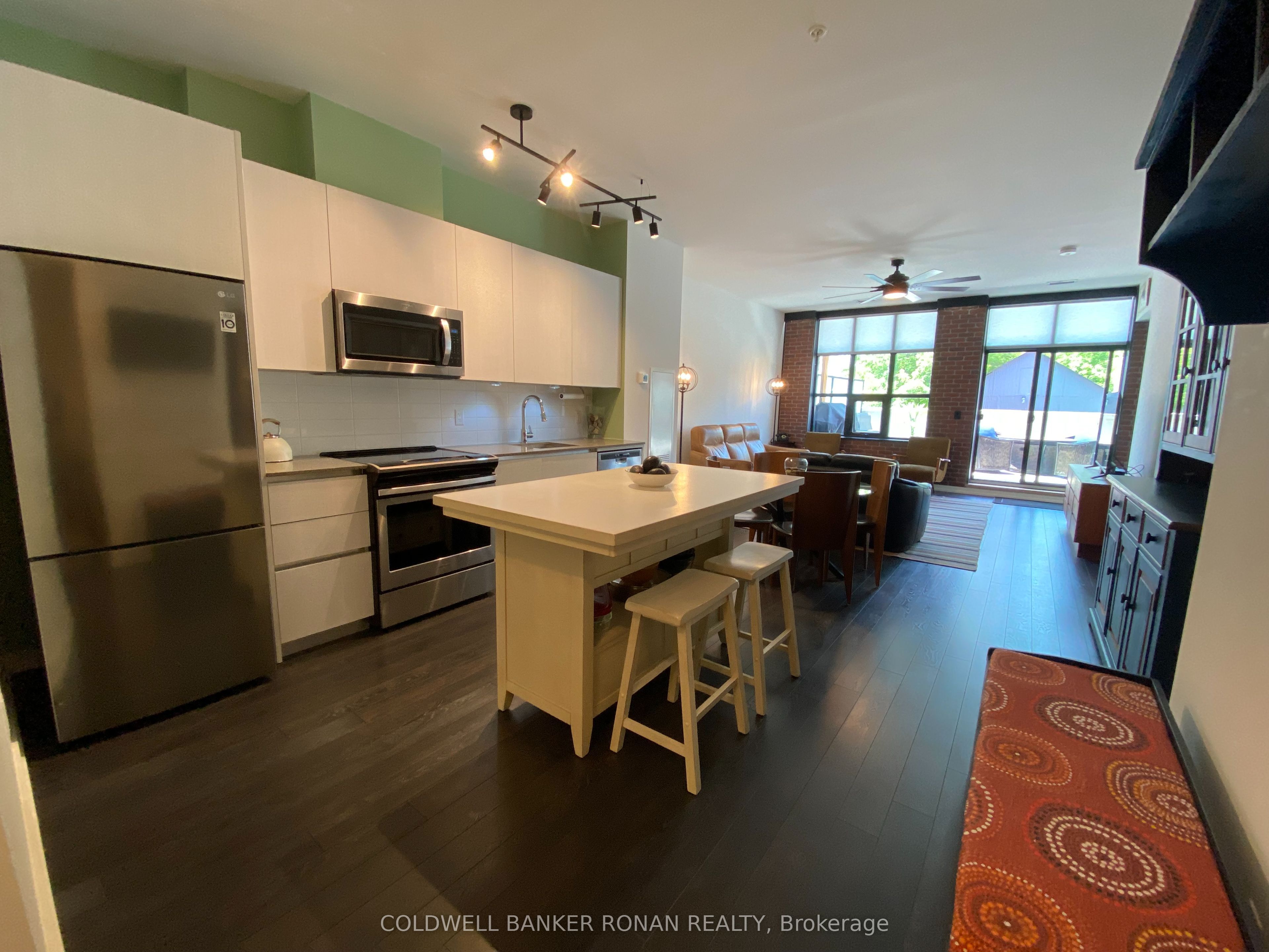 #208 - 21 Matchedash Street Property Photo 7