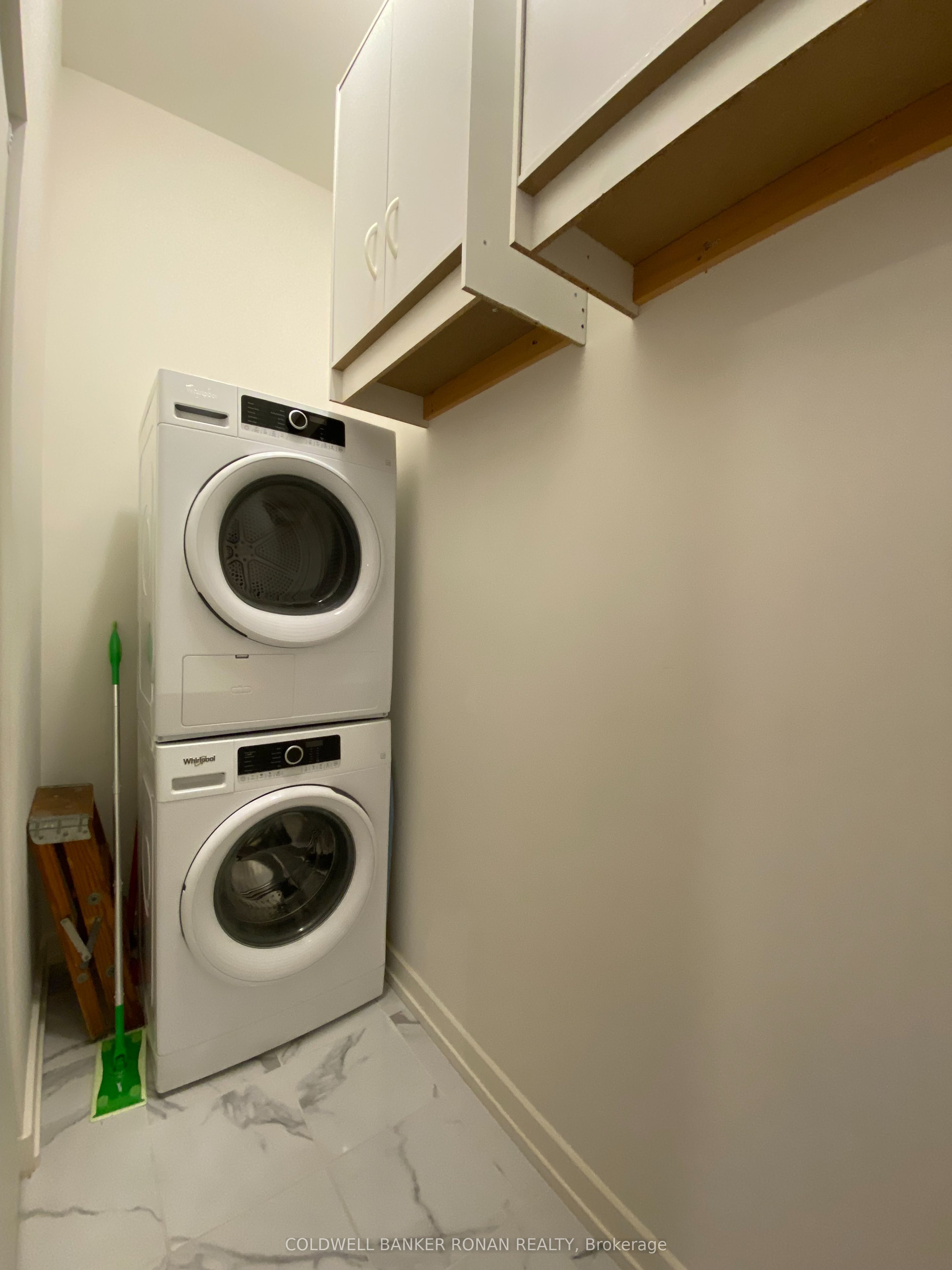 #208 - 21 Matchedash Street Property Photo 11
