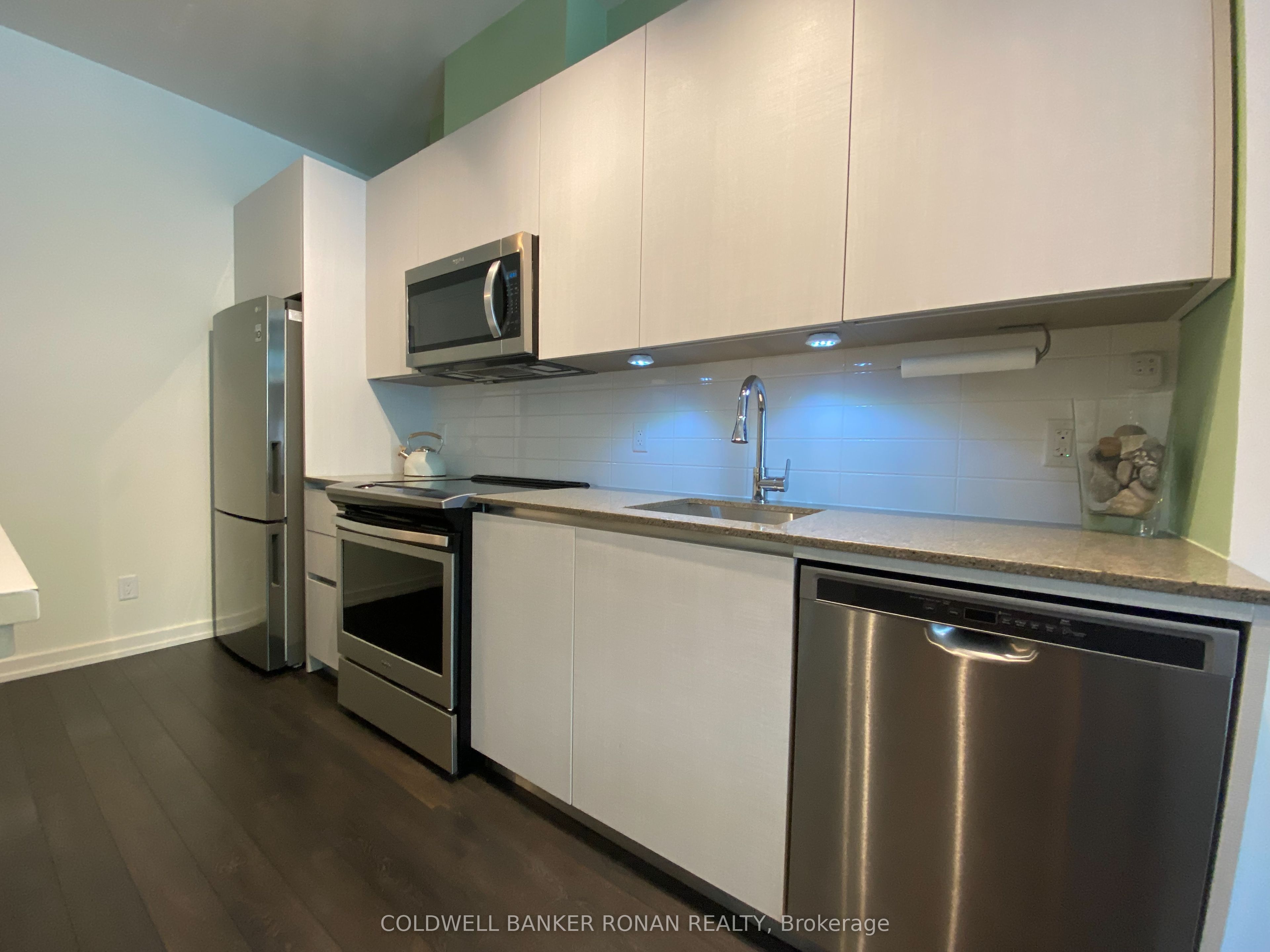 #208 - 21 Matchedash Street Property Photo 14