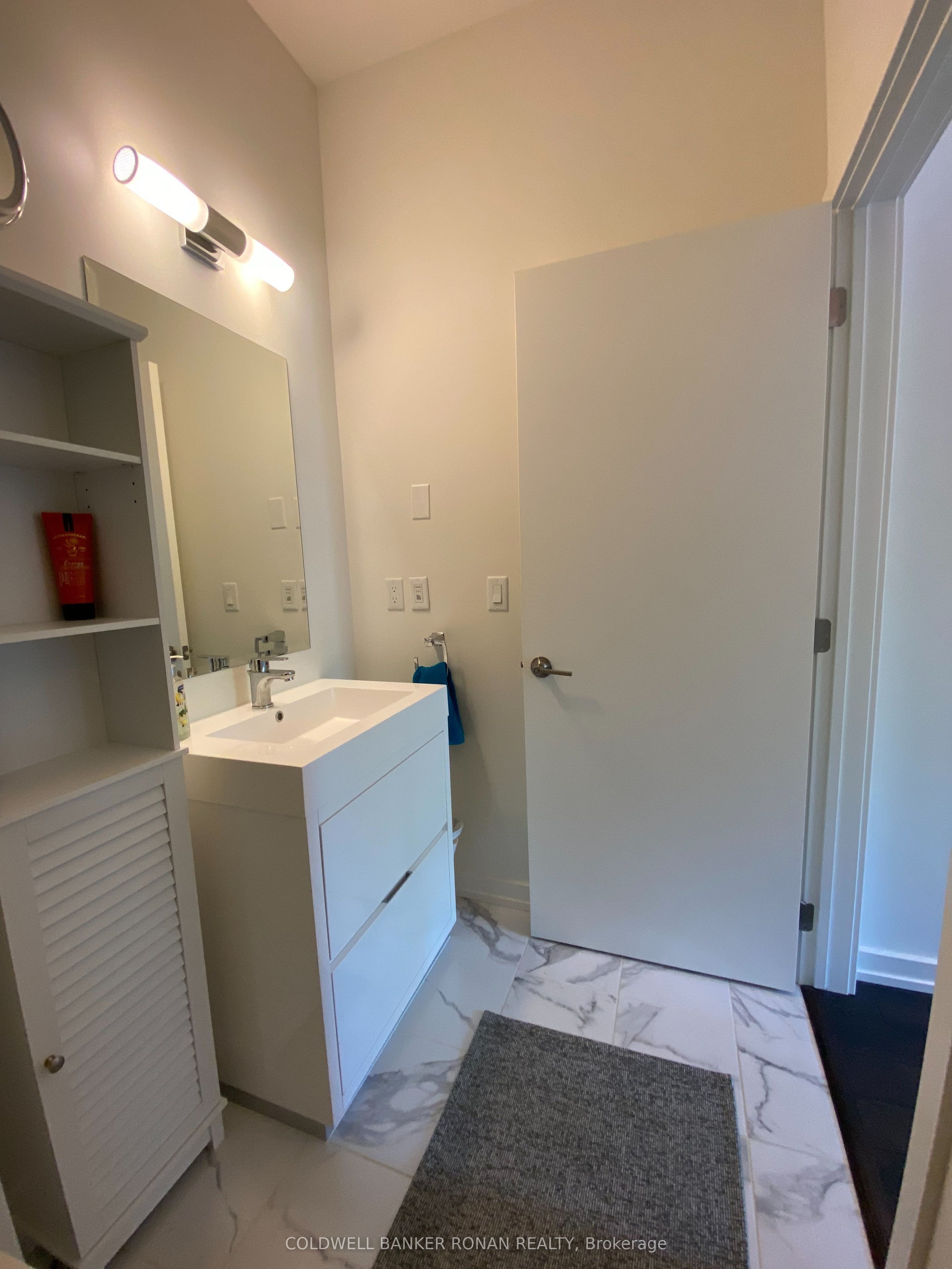 #208 - 21 Matchedash Street Property Photo 24