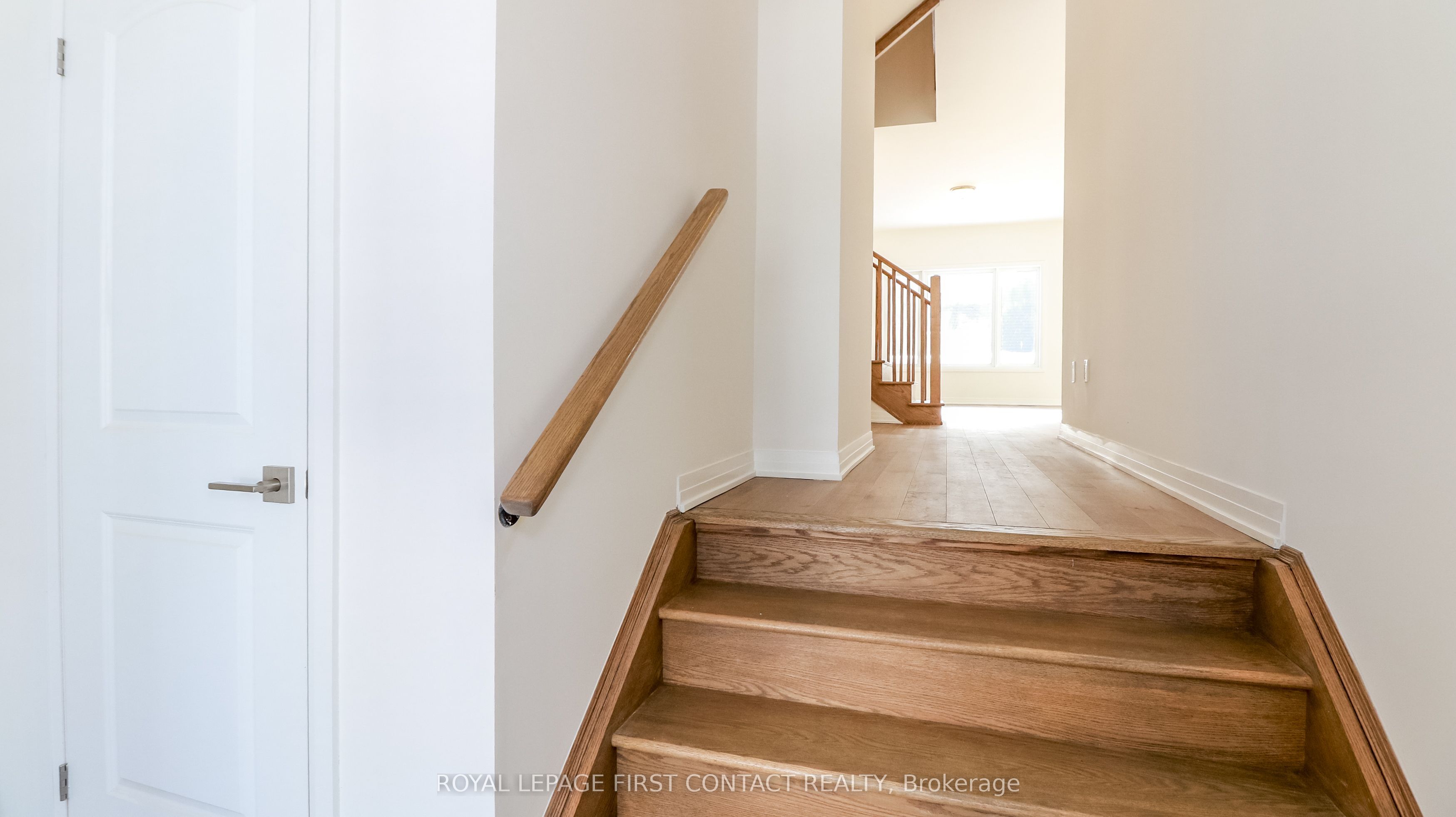3778 Sunbank Crescent Property Photo 4
