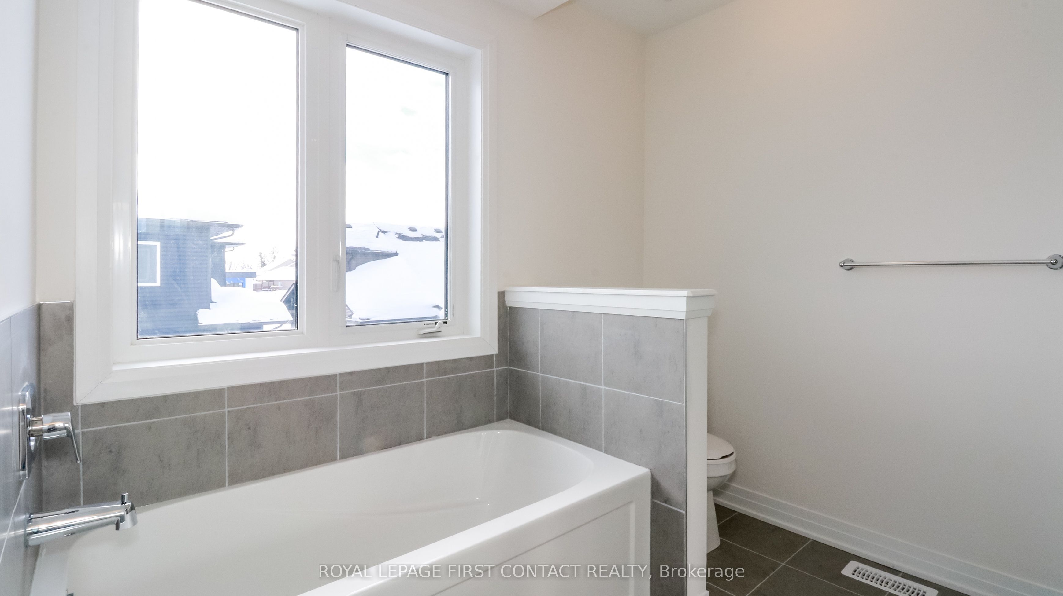 3778 Sunbank Crescent Property Photo 35