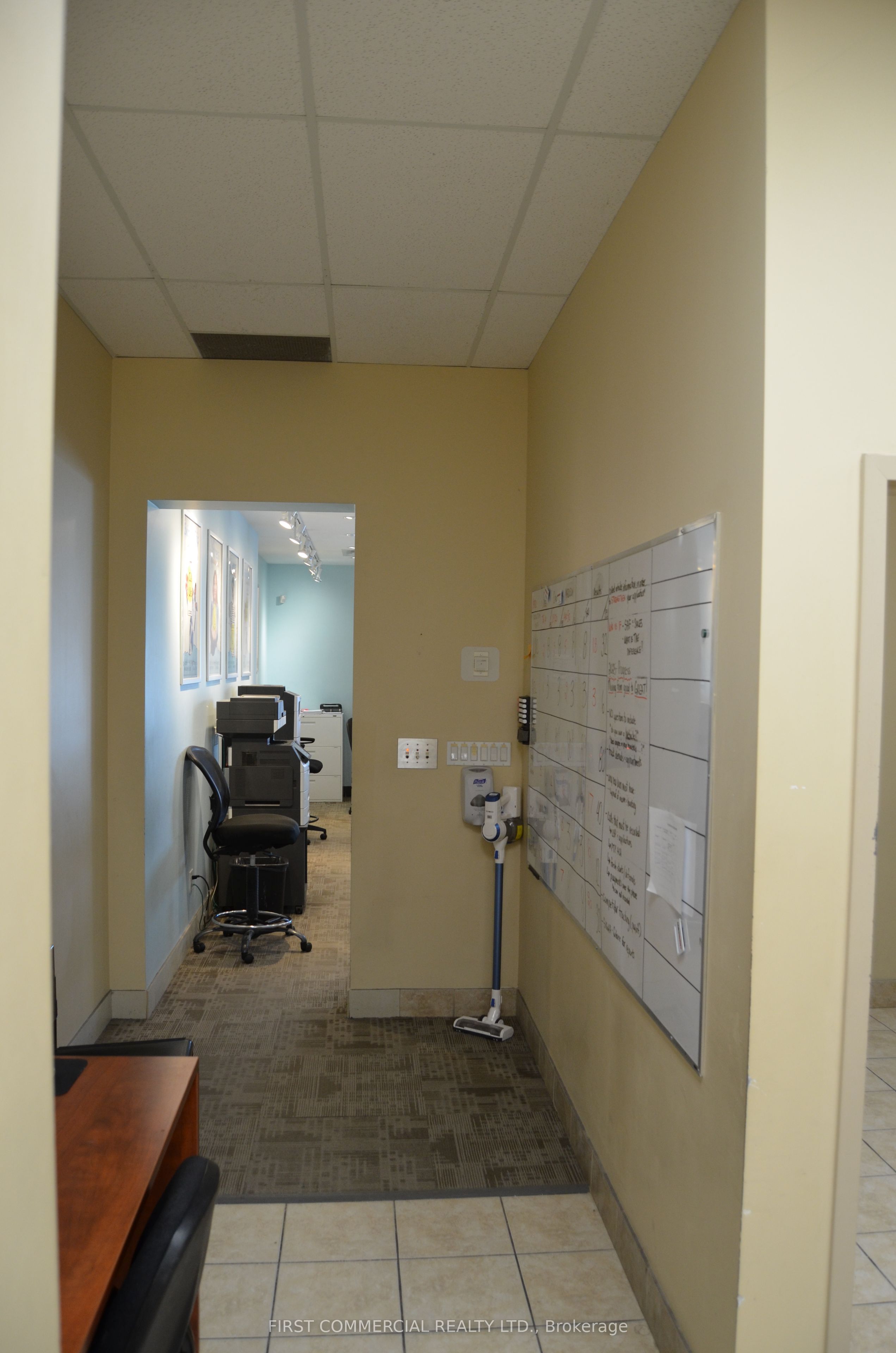 #cash Money - 44 Mapleview Drive Property Photo 7