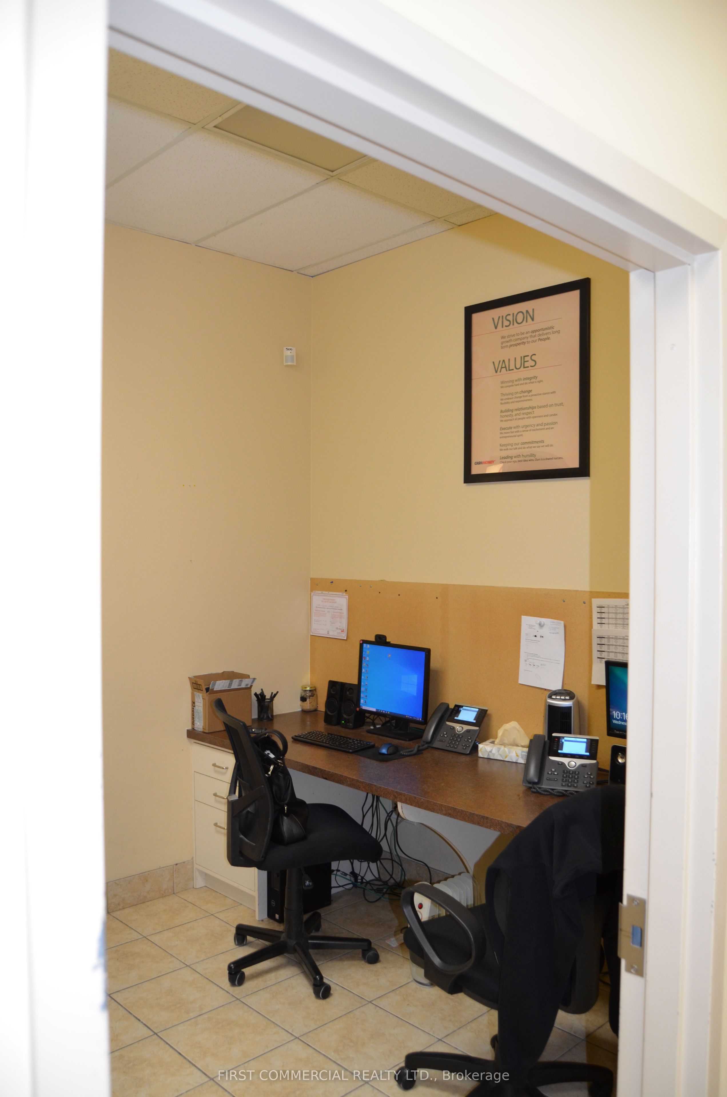 #cash Money - 44 Mapleview Drive Property Photo 13