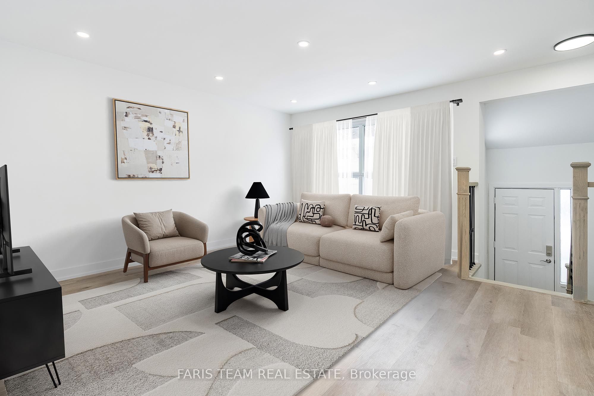 #l6 - 63 Ferris Lane Property Photo 8