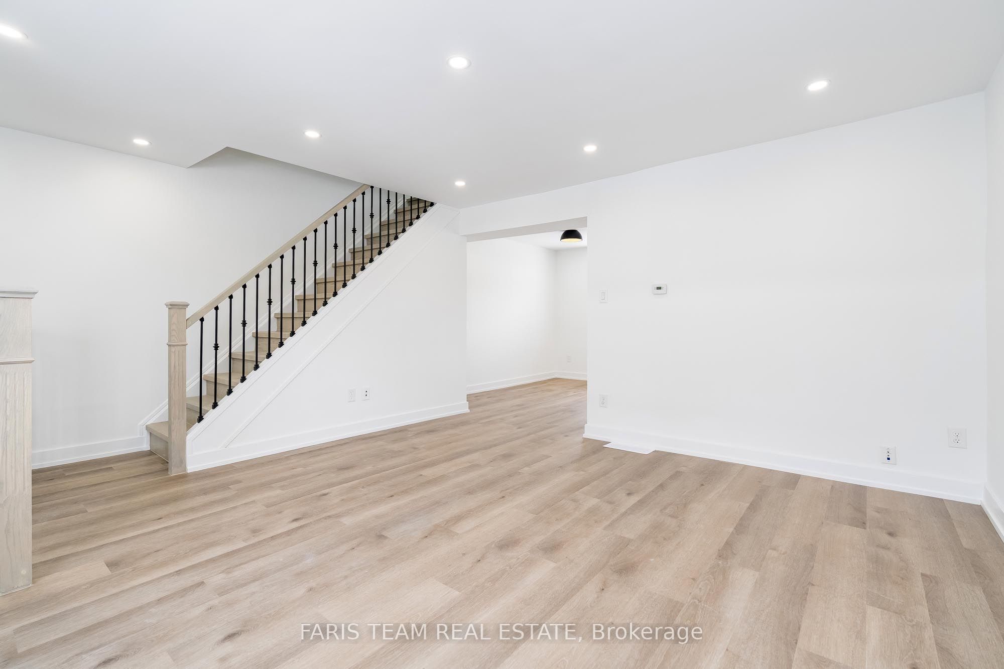 #l6 - 63 Ferris Lane Property Photo 10