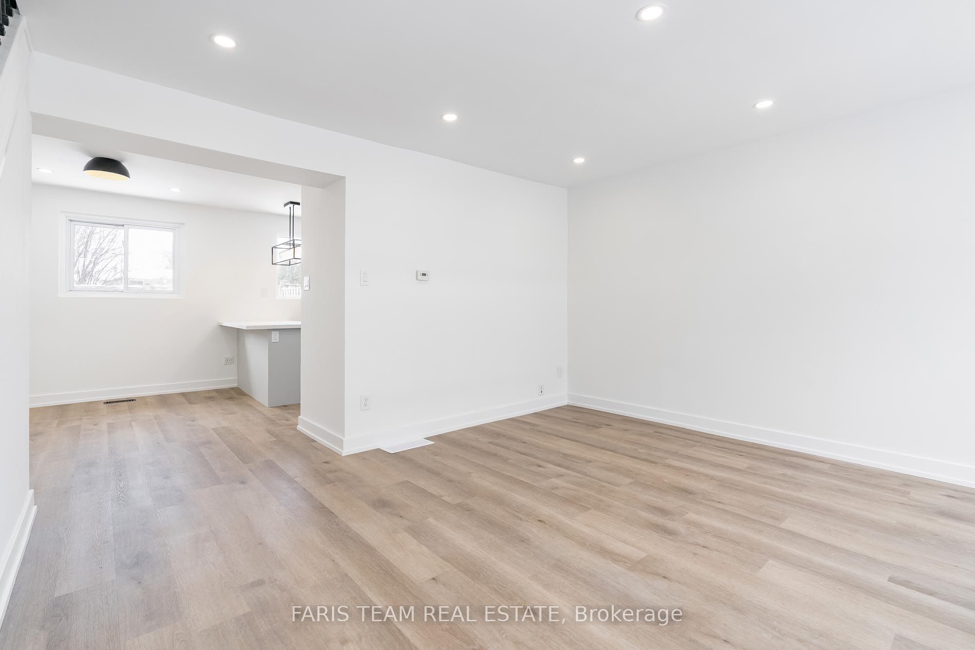 #l6 - 63 Ferris Lane Property Photo 11